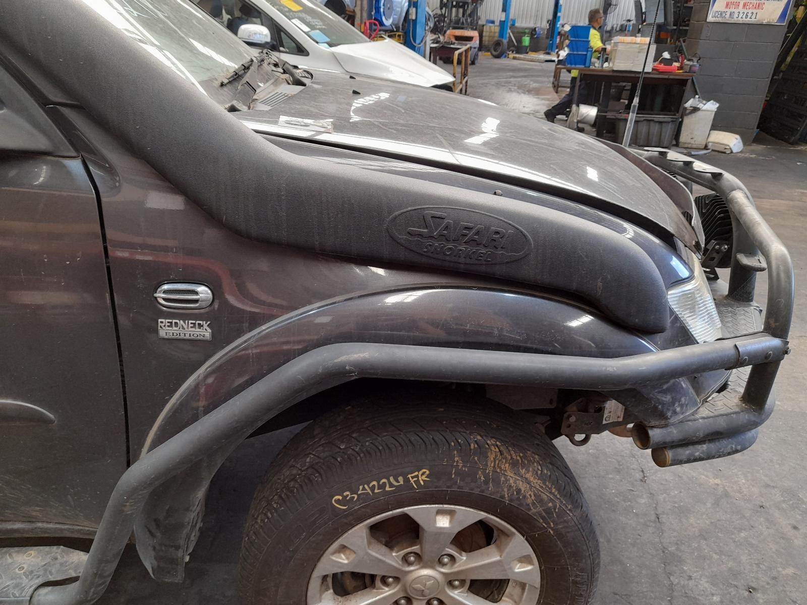 View Auto part Right Rear Wnd Reg/Motor Mitsubishi Triton 2015