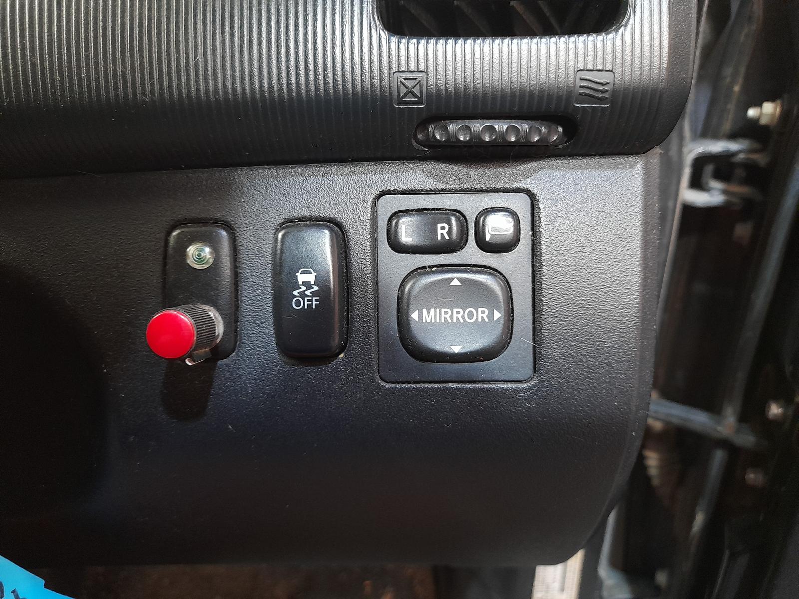 View Auto part Right Rear Wnd Reg/Motor Mitsubishi Triton 2015