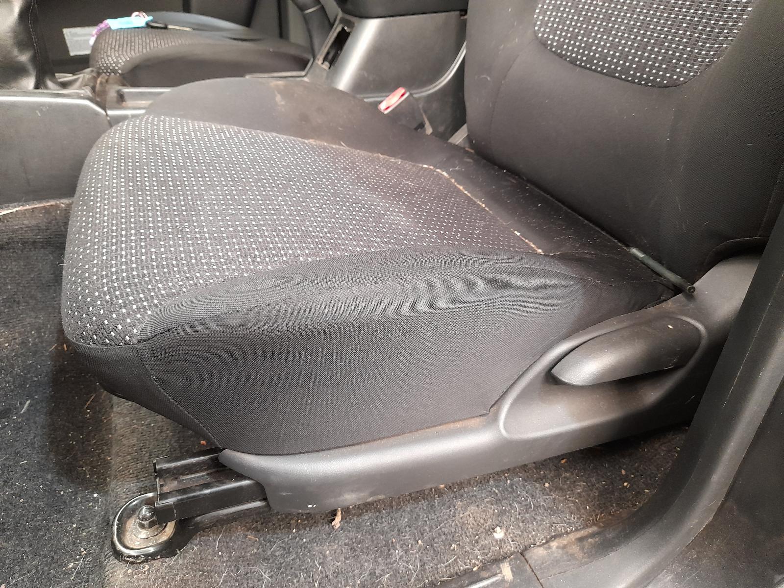View Auto part Right Rear Wnd Reg/Motor Mitsubishi Triton 2015
