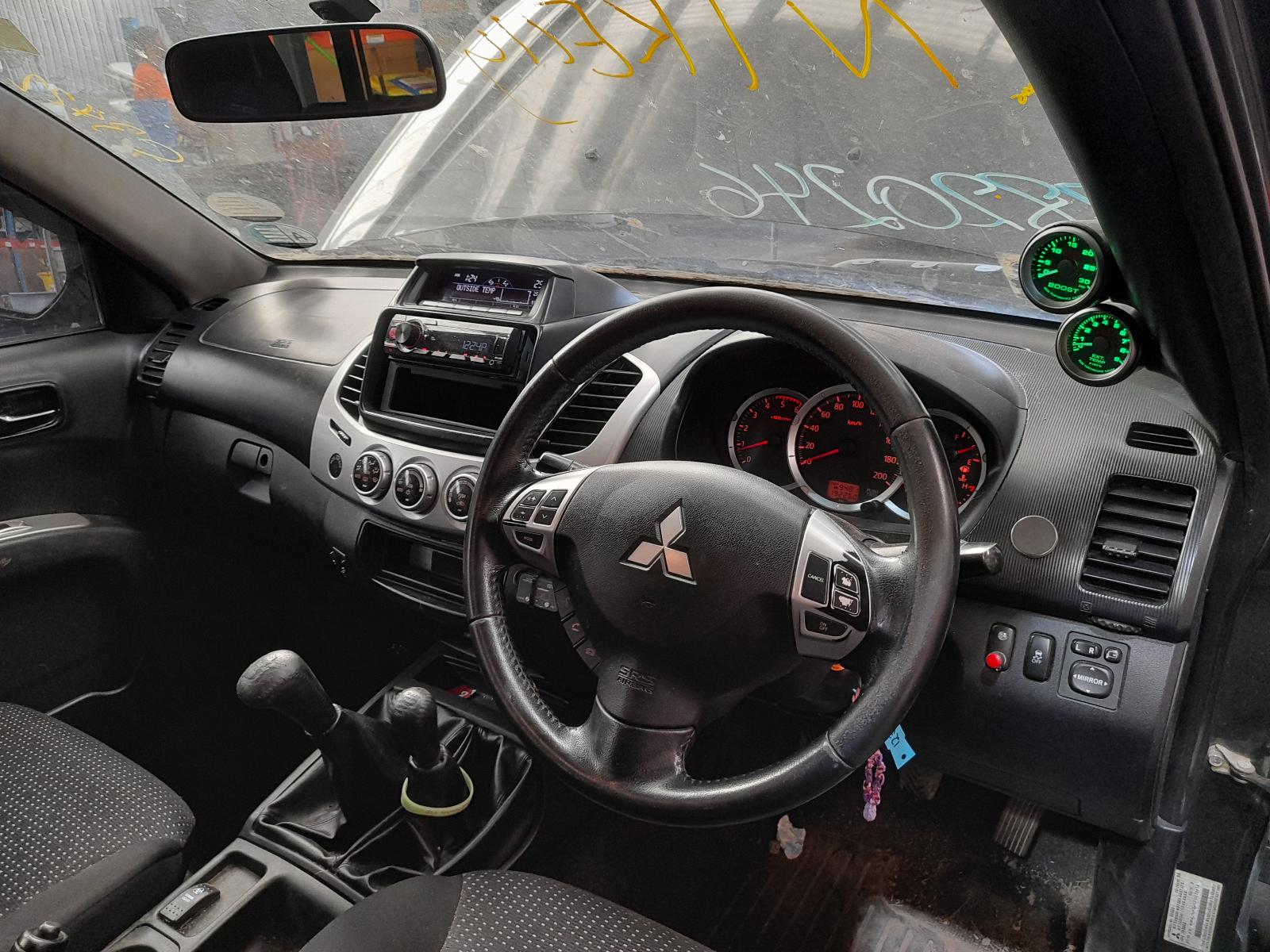 View Auto part Right Rear Wnd Reg/Motor Mitsubishi Triton 2015