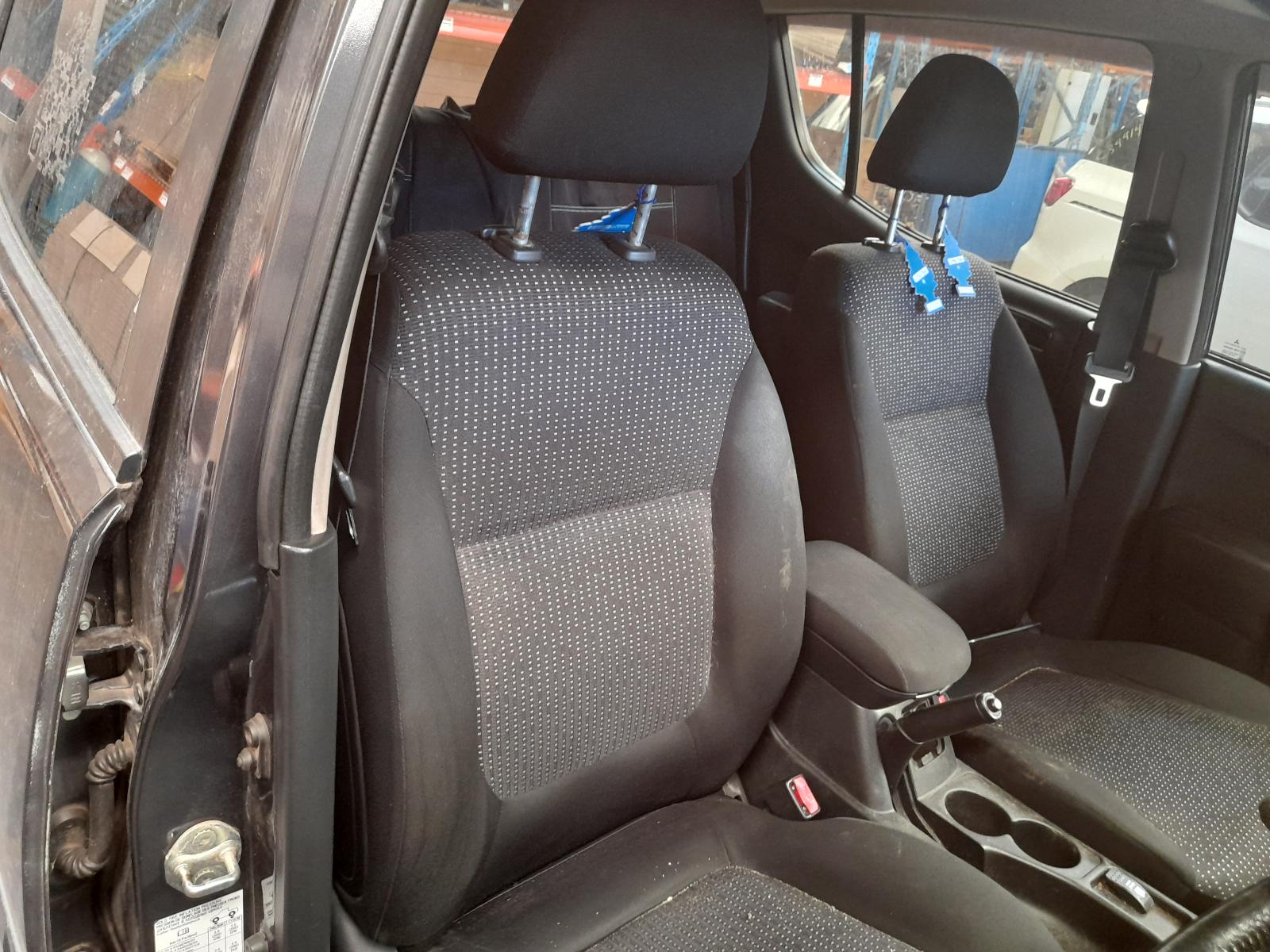 View Auto part Right Rear Wnd Reg/Motor Mitsubishi Triton 2015