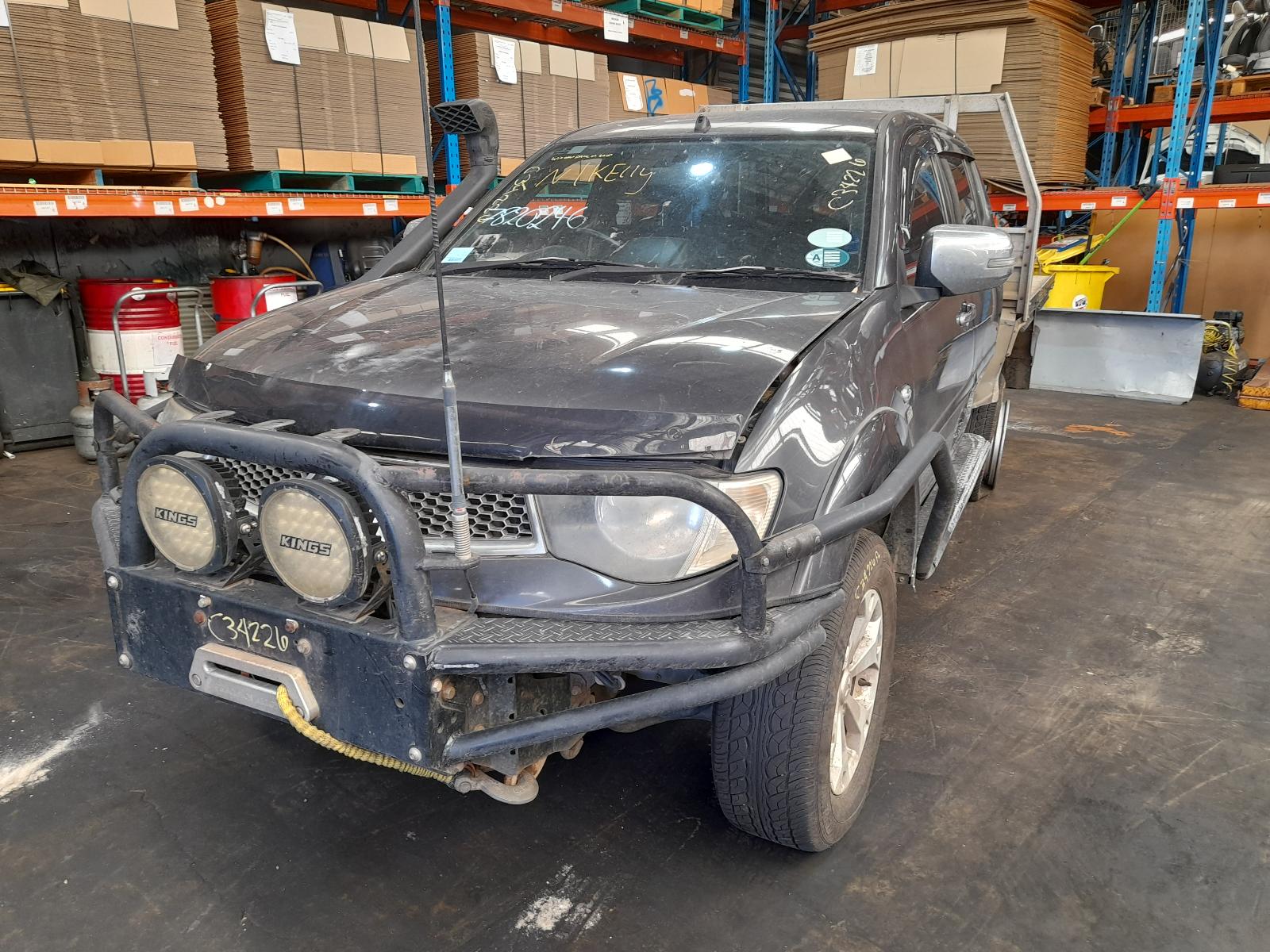 View Auto part Right Rear Wnd Reg/Motor Mitsubishi Triton 2015