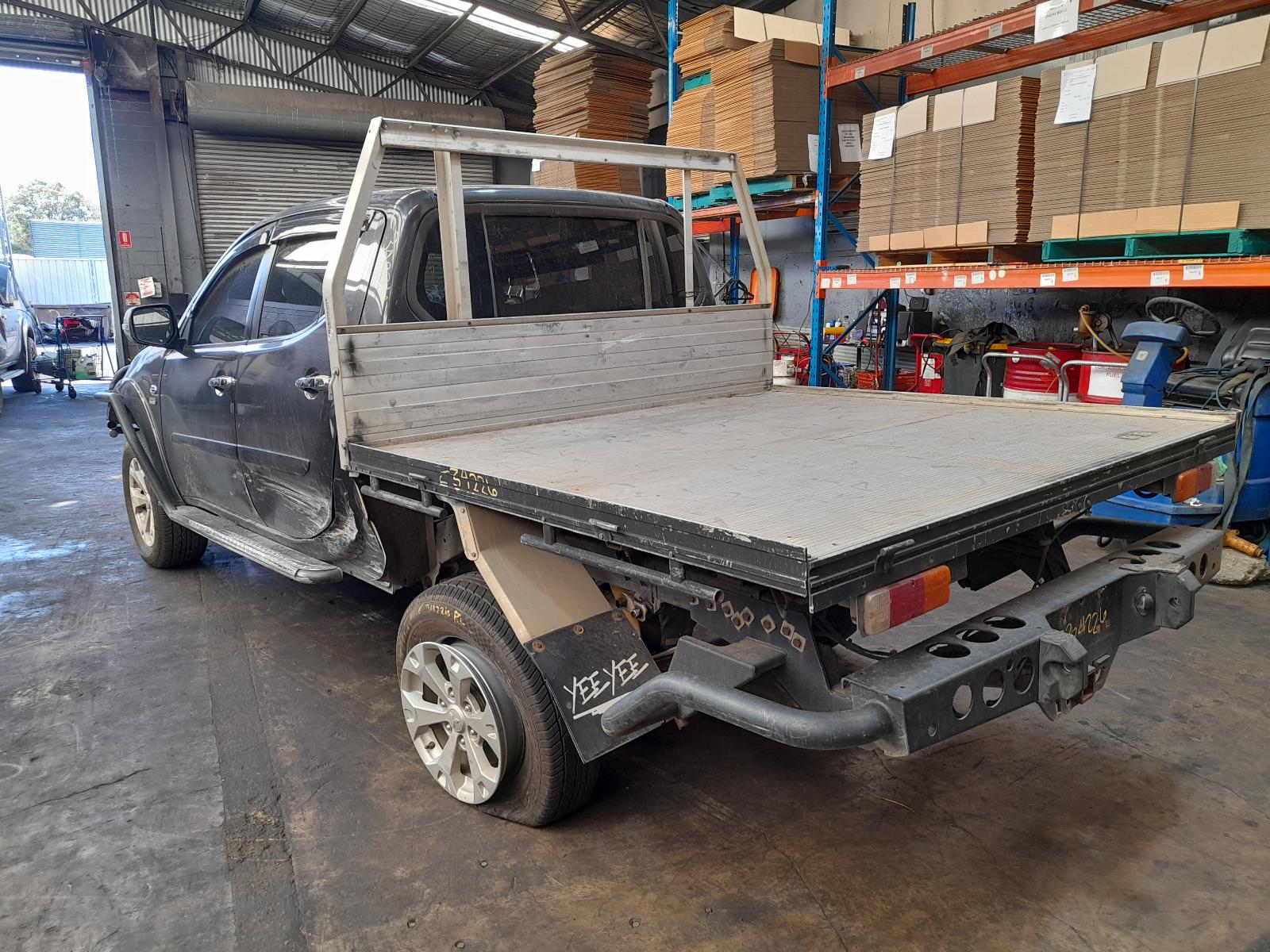View Auto part Right Rear Wnd Reg/Motor Mitsubishi Triton 2015