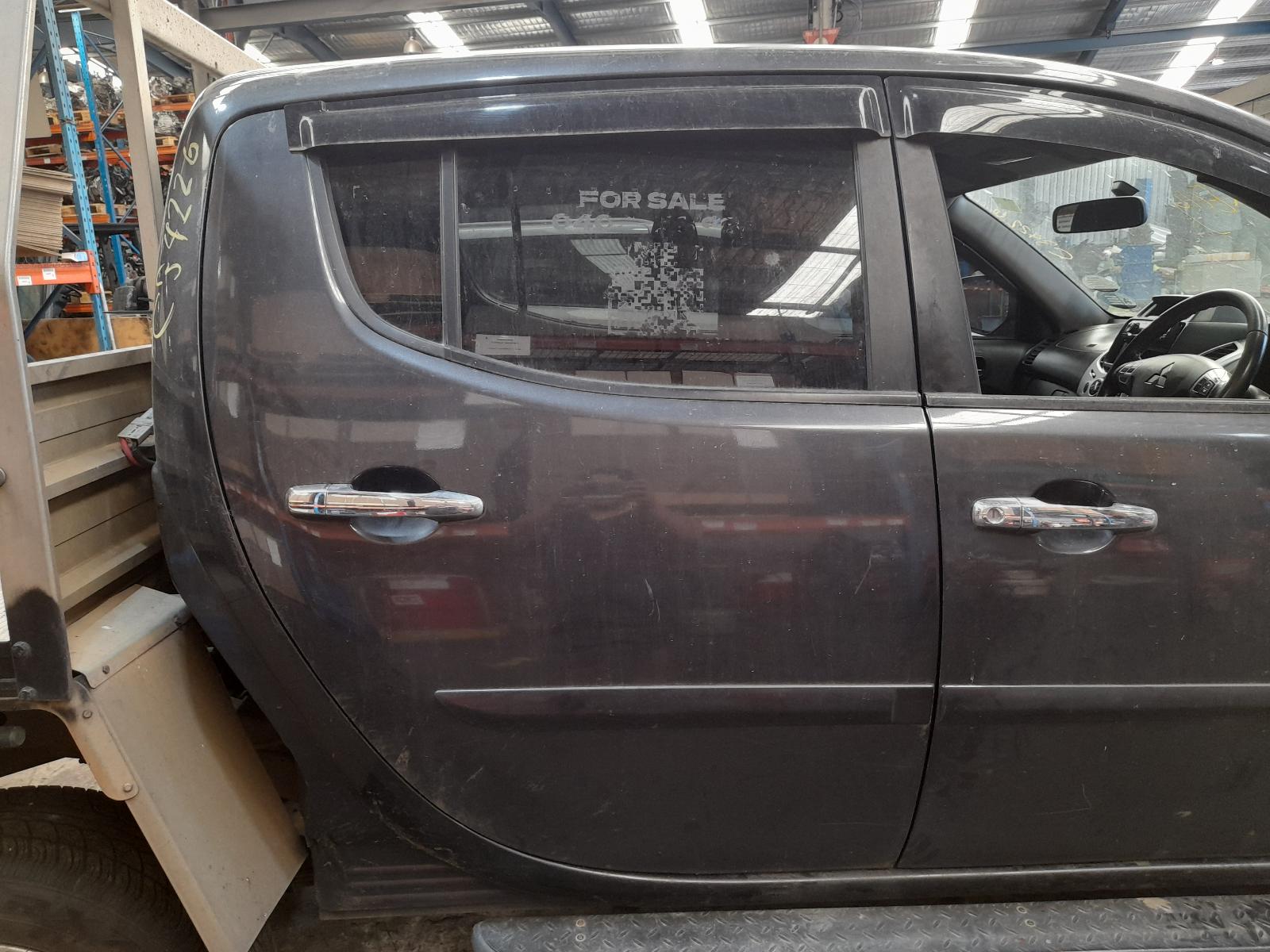 View Auto part Right Rear Wnd Reg/Motor Mitsubishi Triton 2015