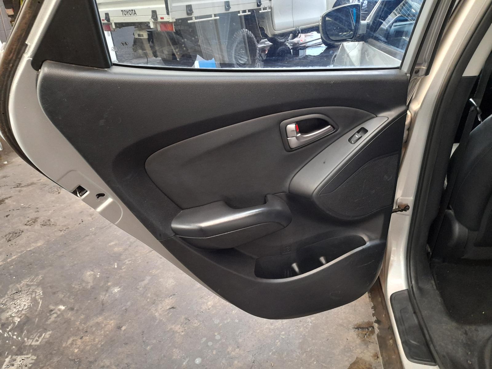 2011 Hyundai Ix35 Right Indicator/Fog/Side View Auto part Right Indicator/Fog/Side Hyundai Ix35 2011