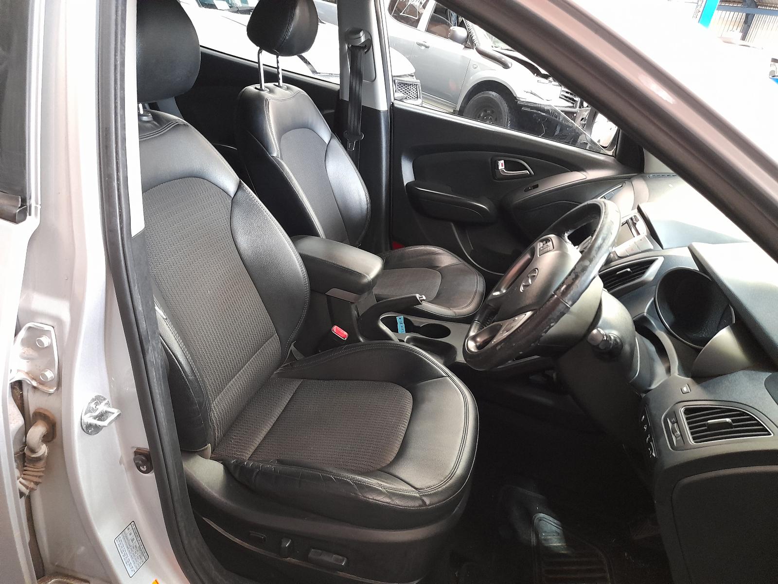 2011 Hyundai Ix35 Right Indicator/Fog/Side View Auto part Right Indicator/Fog/Side Hyundai Ix35 2011