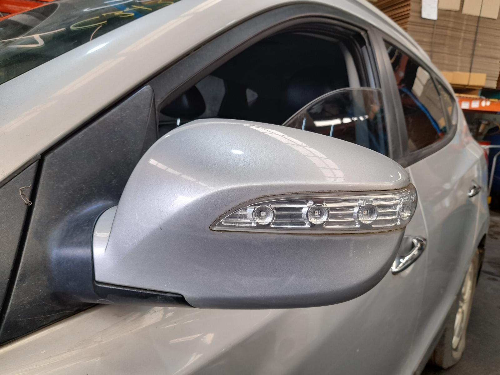 2011 Hyundai Ix35 Right Indicator/Fog/Side View Auto part Right Indicator/Fog/Side Hyundai Ix35 2011