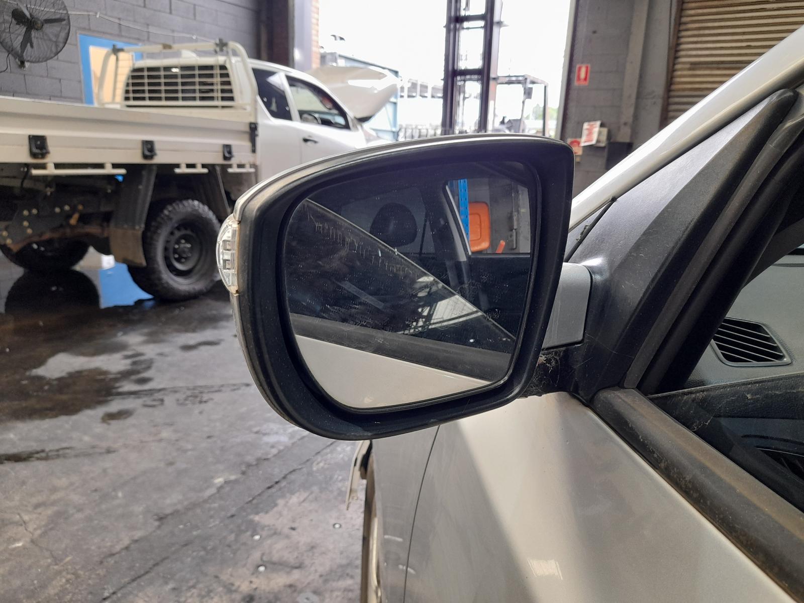 2011 Hyundai Ix35 Right Indicator/Fog/Side View Auto part Right Indicator/Fog/Side Hyundai Ix35 2011