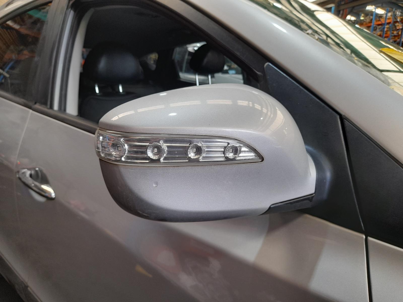 2011 Hyundai Ix35 Right Indicator/Fog/Side View Auto part Right Indicator/Fog/Side Hyundai Ix35 2011