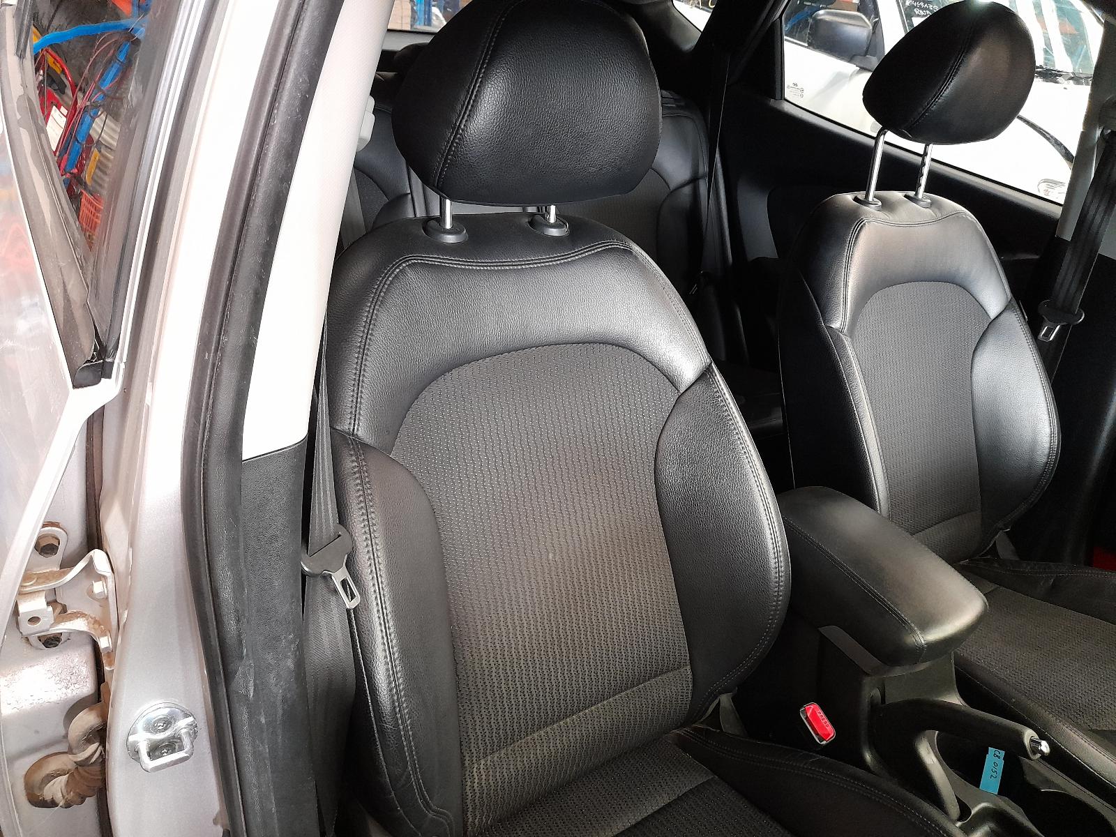 2011 Hyundai Ix35 Right Indicator/Fog/Side View Auto part Right Indicator/Fog/Side Hyundai Ix35 2011