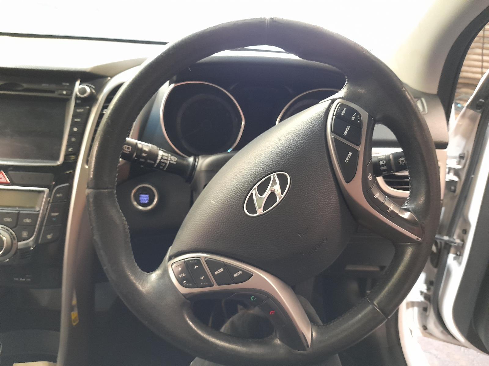 2013 Hyundai I30 Ecu View Auto part Ecu Hyundai I30 2013