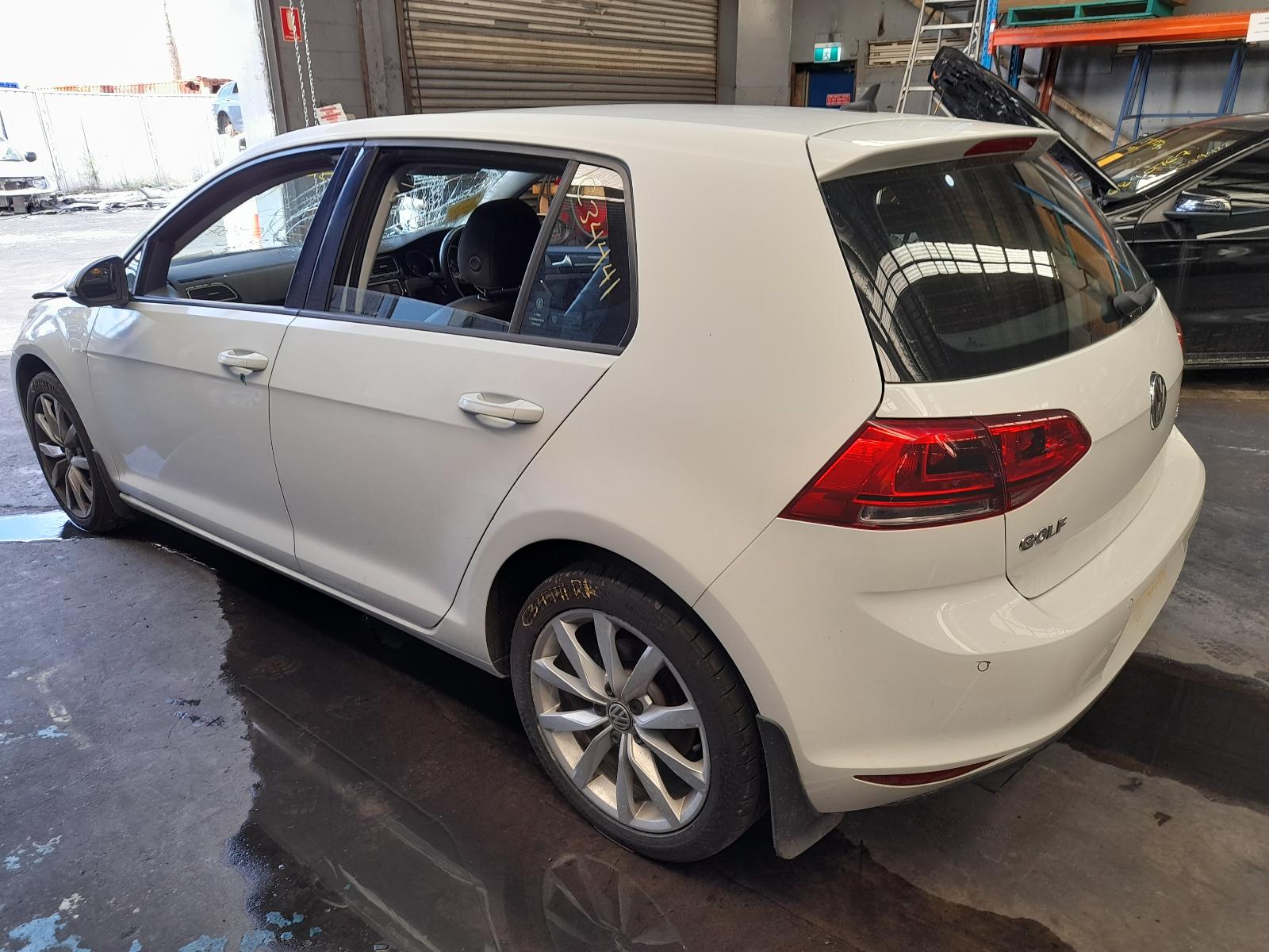 2016 Volkswagen Golf Trans/Gearbox View Auto part Trans/Gearbox Volkswagen Golf 2016