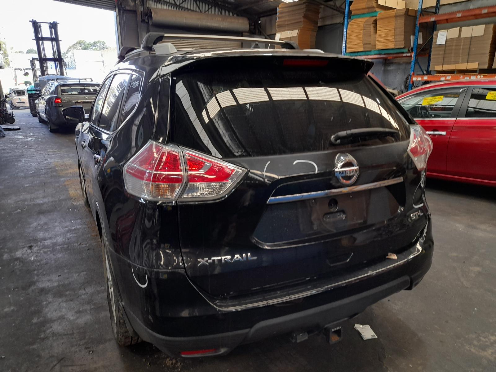 View Auto part Left Front Door Window Nissan Xtrail 2014