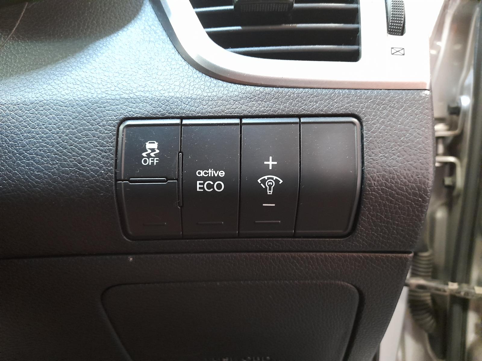 2013 Hyundai I30 Radio/Cd/Dvd/Sat/Tv View Auto part Radio/Cd/Dvd/Sat/Tv Hyundai I30 2013