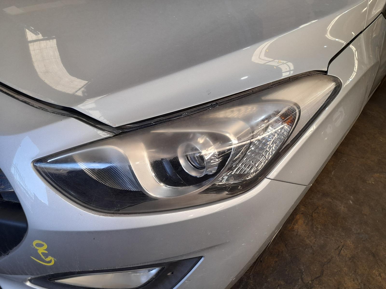 2013 Hyundai I30 Radio/Cd/Dvd/Sat/Tv View Auto part Radio/Cd/Dvd/Sat/Tv Hyundai I30 2013