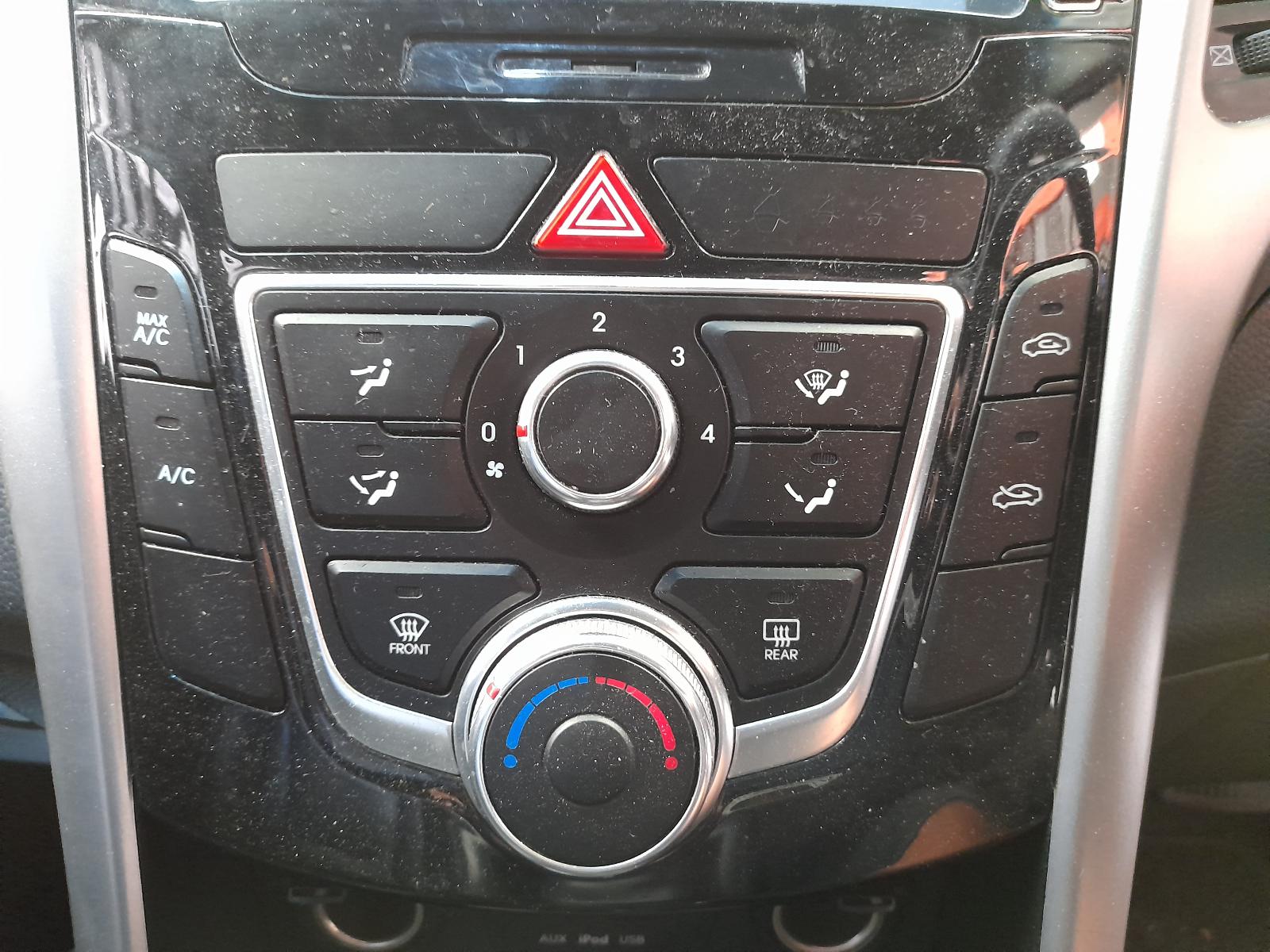 2013 Hyundai I30 Radio/Cd/Dvd/Sat/Tv View Auto part Radio/Cd/Dvd/Sat/Tv Hyundai I30 2013