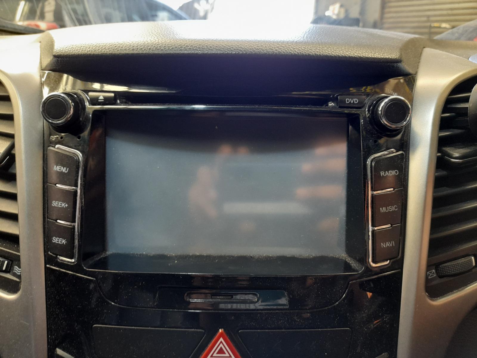 2013 Hyundai I30 Radio/Cd/Dvd/Sat/Tv View Auto part Radio/Cd/Dvd/Sat/Tv Hyundai I30 2013
