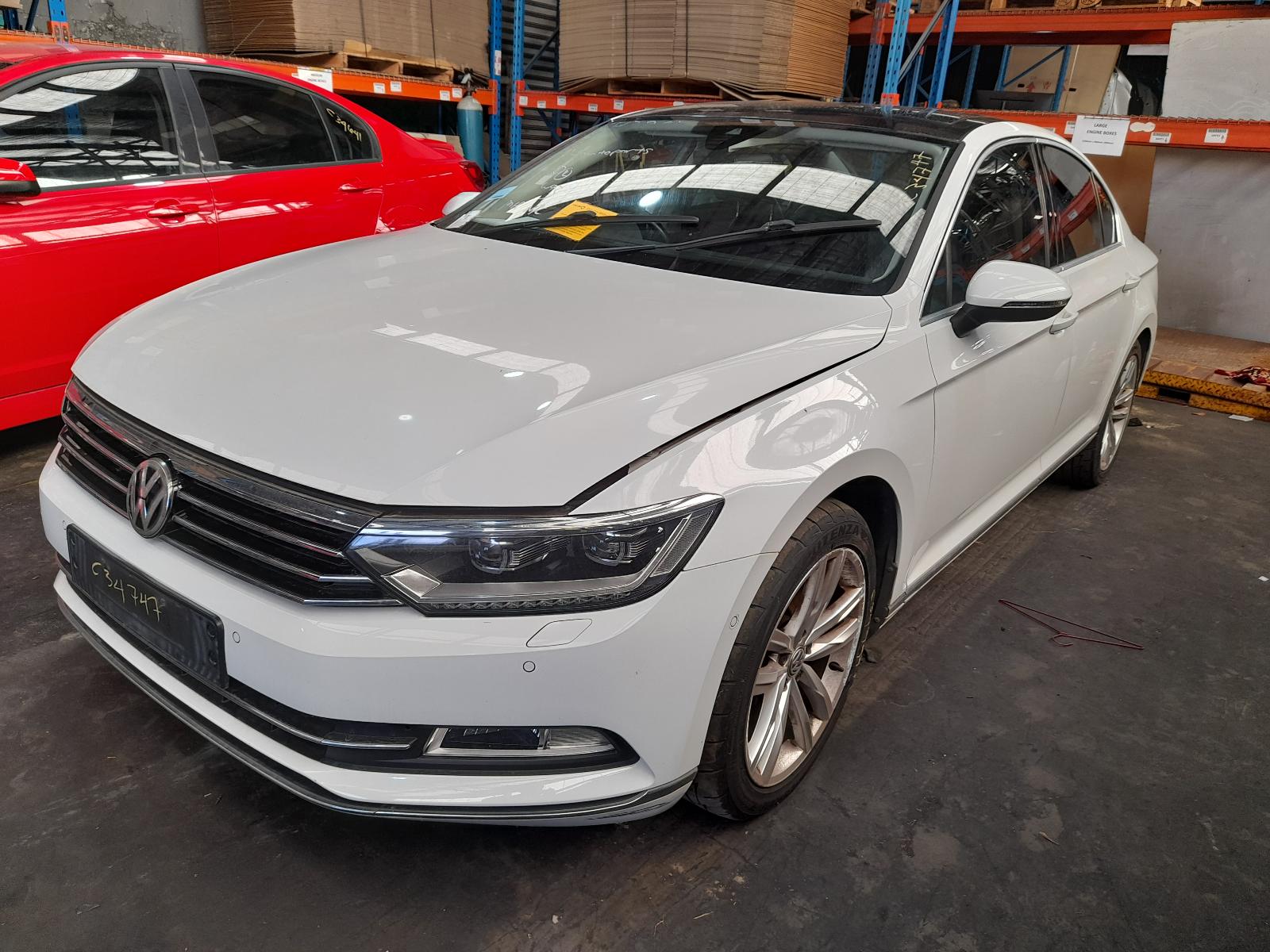 View Auto part Rear Garnish Volkswagen Passat 2015