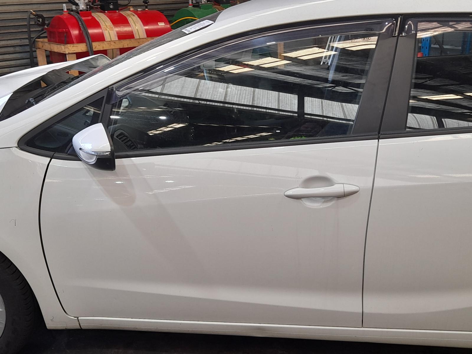 View Auto part Radio/Cd/Dvd/Sat/Tv Kia Cerato 2014