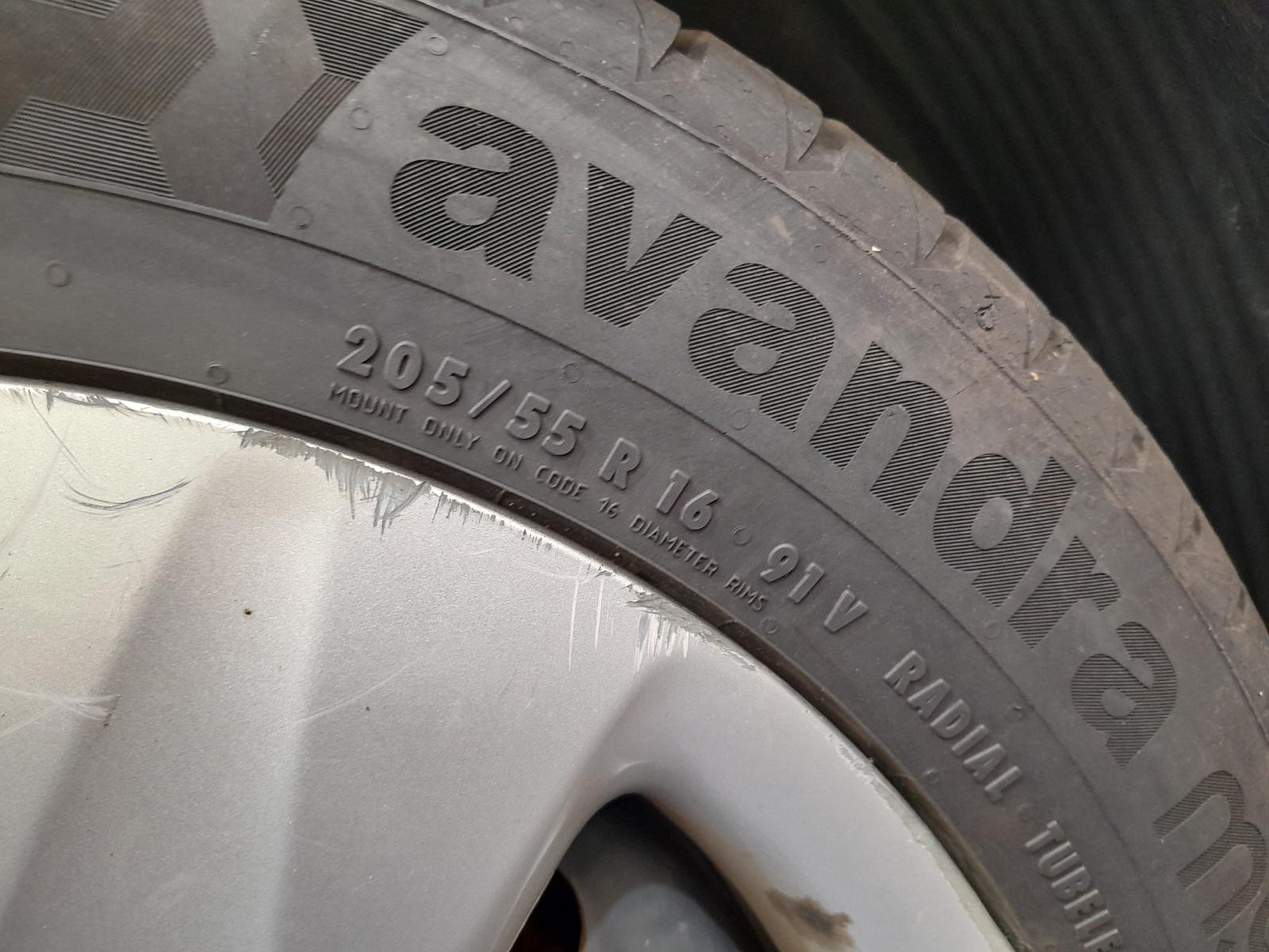 View Auto part Radio/Cd/Dvd/Sat/Tv Kia Cerato 2014