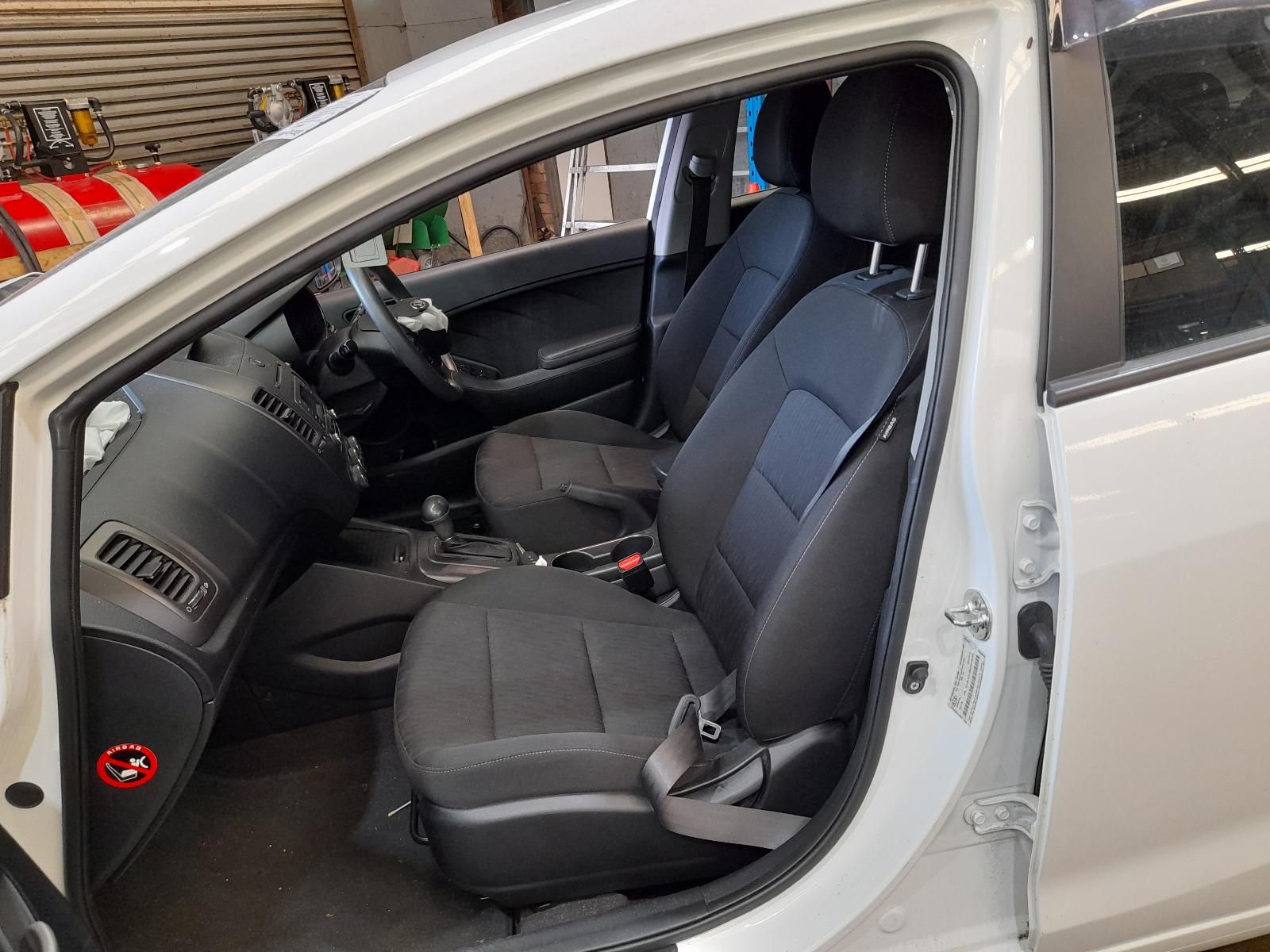 View Auto part Radio/Cd/Dvd/Sat/Tv Kia Cerato 2014