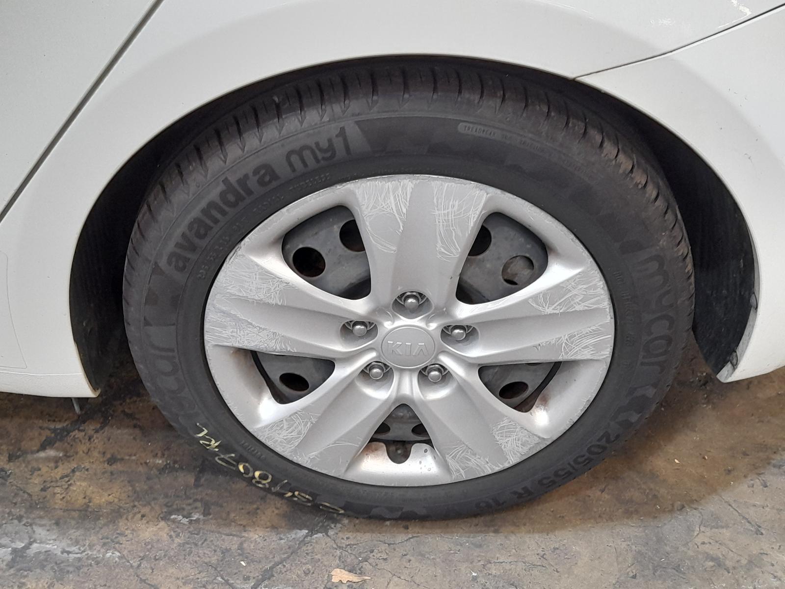 View Auto part Radio/Cd/Dvd/Sat/Tv Kia Cerato 2014