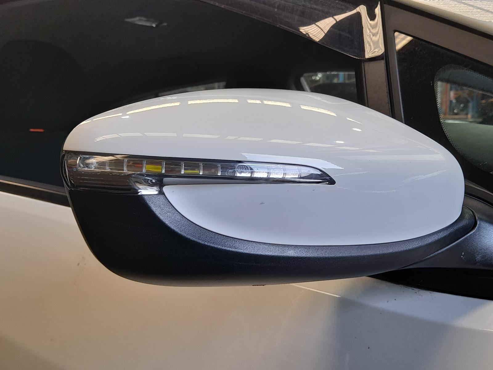 View Auto part Radio/Cd/Dvd/Sat/Tv Kia Cerato 2014