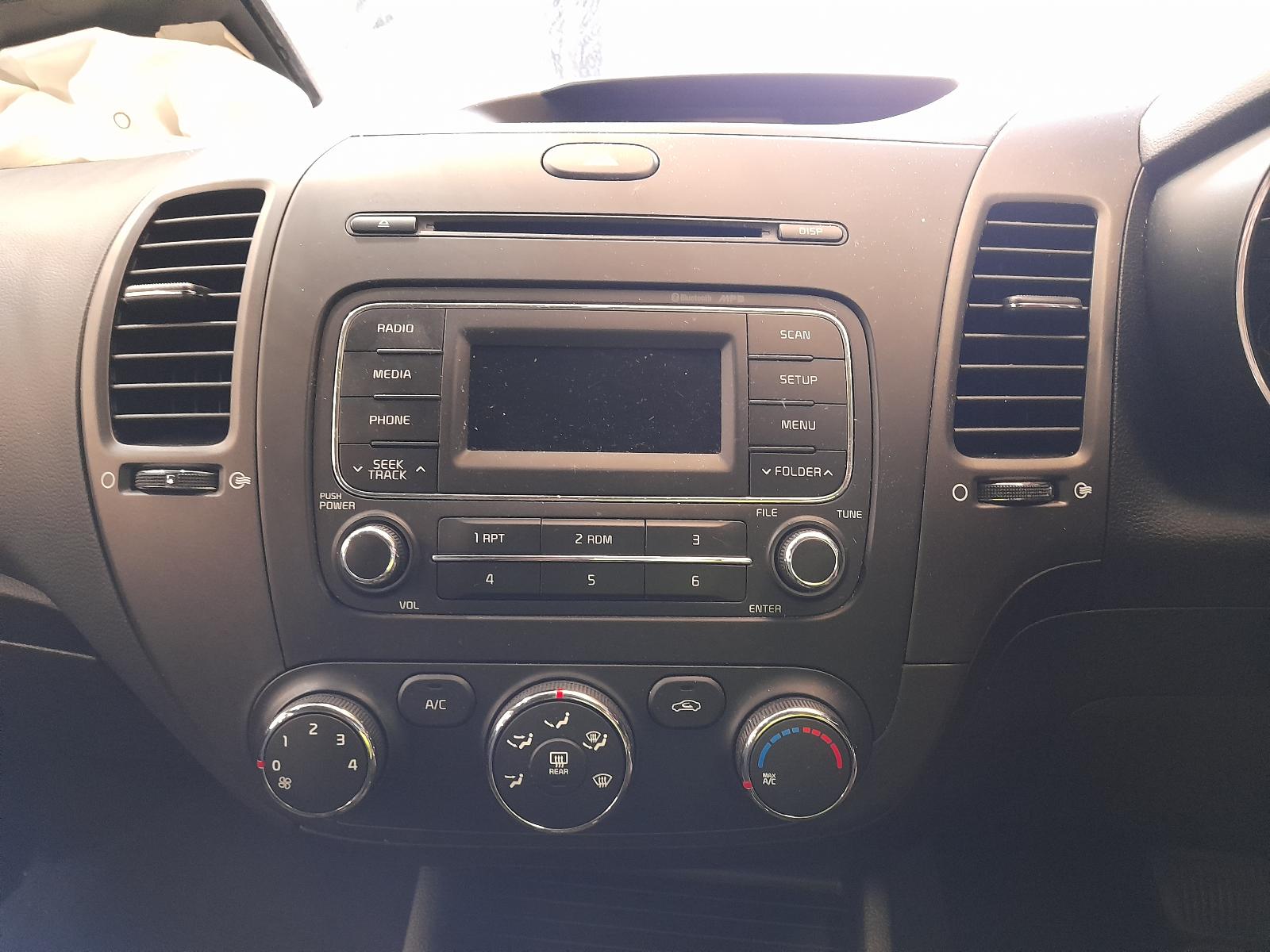 View Auto part Radio/Cd/Dvd/Sat/Tv Kia Cerato 2014