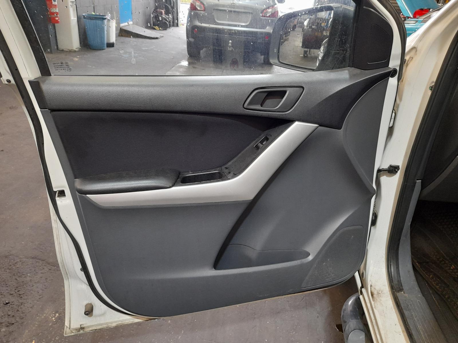View Auto part Radio/Cd/Dvd/Sat/Tv Mazda Bt50 2014