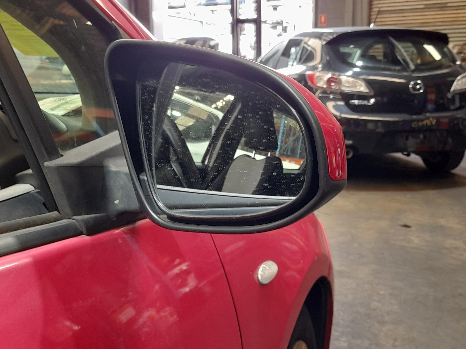 View Auto part Bonnet Toyota Yaris 2013