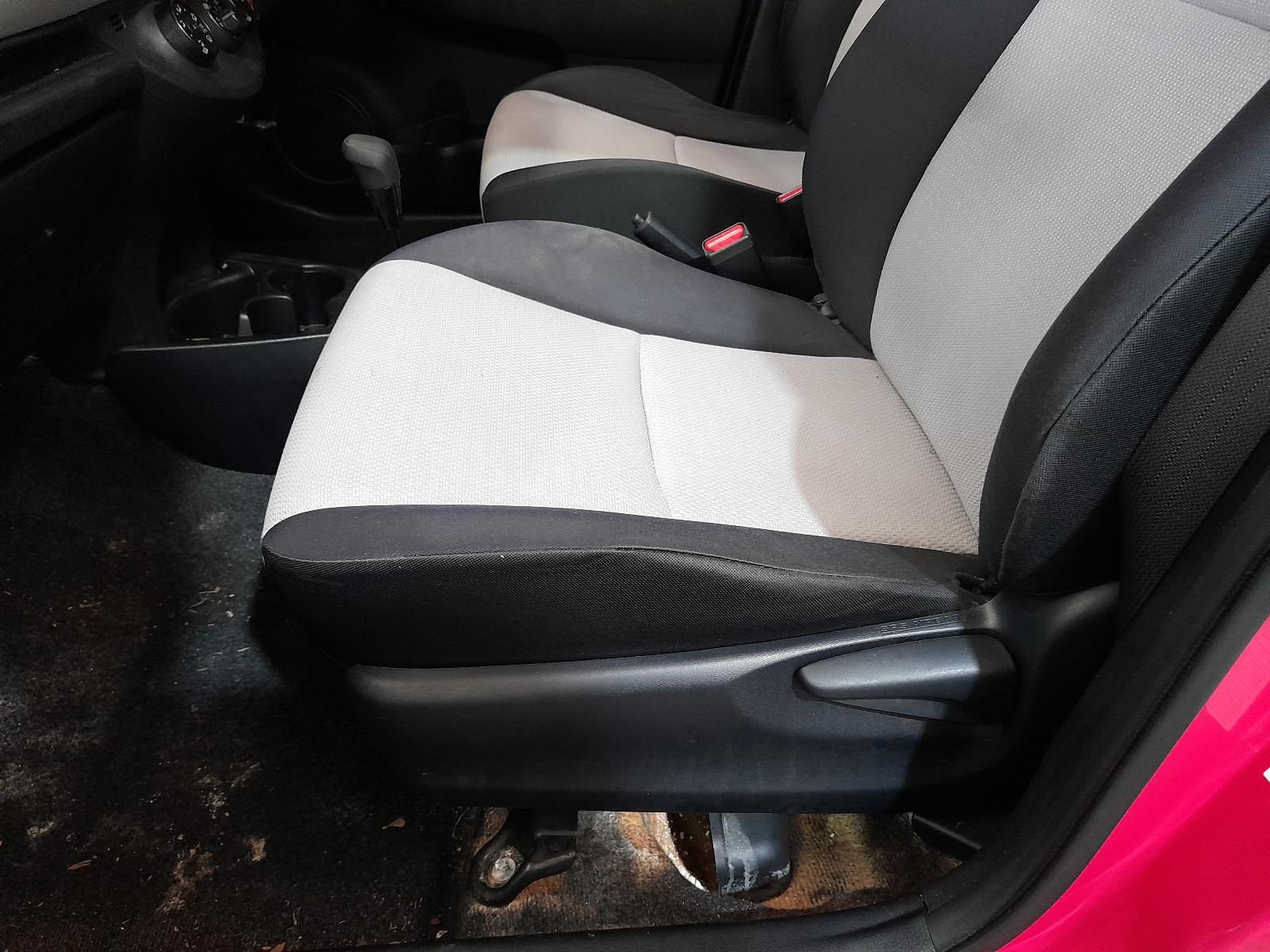 View Auto part Bonnet Toyota Yaris 2013