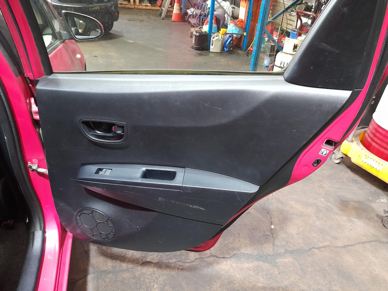 View Auto part Bonnet Toyota Yaris 2013