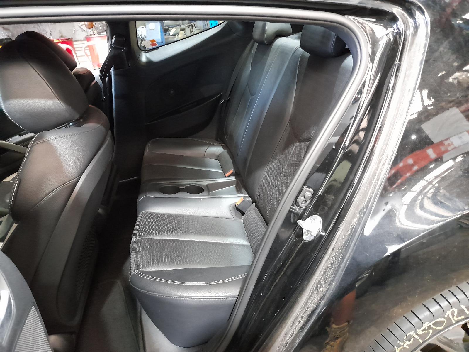 2014 Hyundai Veloster Right Indicator/Fog/Side View Auto part Right Indicator/Fog/Side Hyundai Veloster 2014