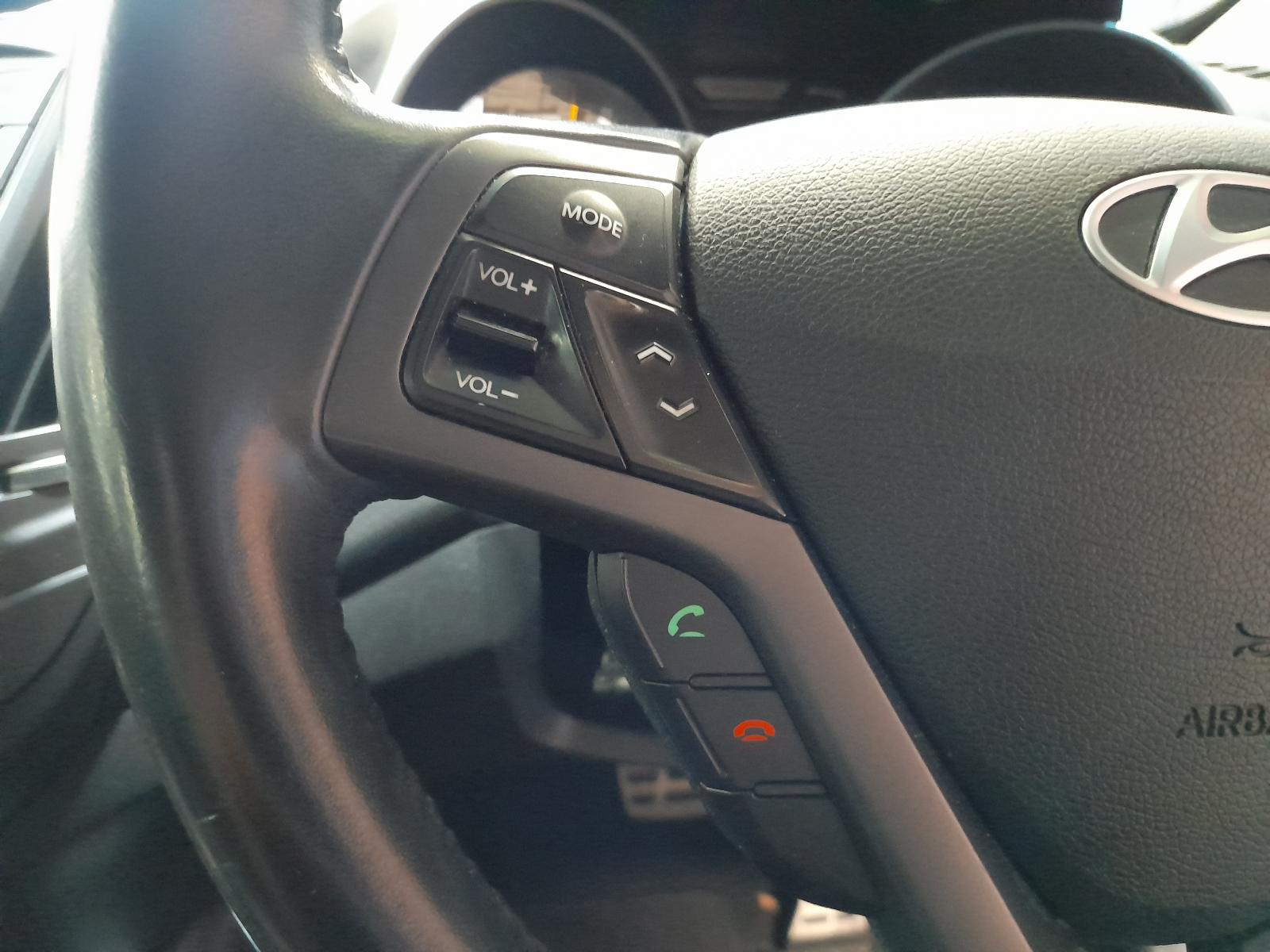 2014 Hyundai Veloster Right Indicator/Fog/Side View Auto part Right Indicator/Fog/Side Hyundai Veloster 2014