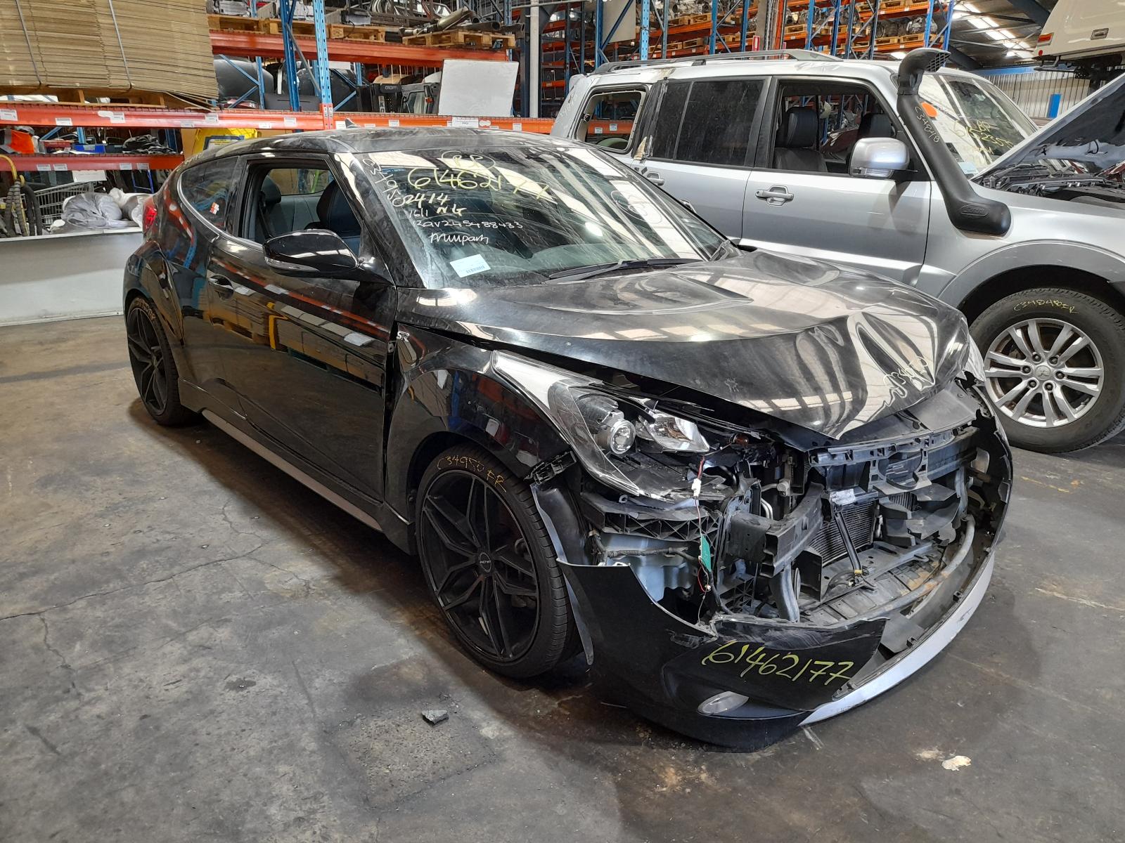 2014 Hyundai Veloster Right Indicator/Fog/Side View Auto part Right Indicator/Fog/Side Hyundai Veloster 2014