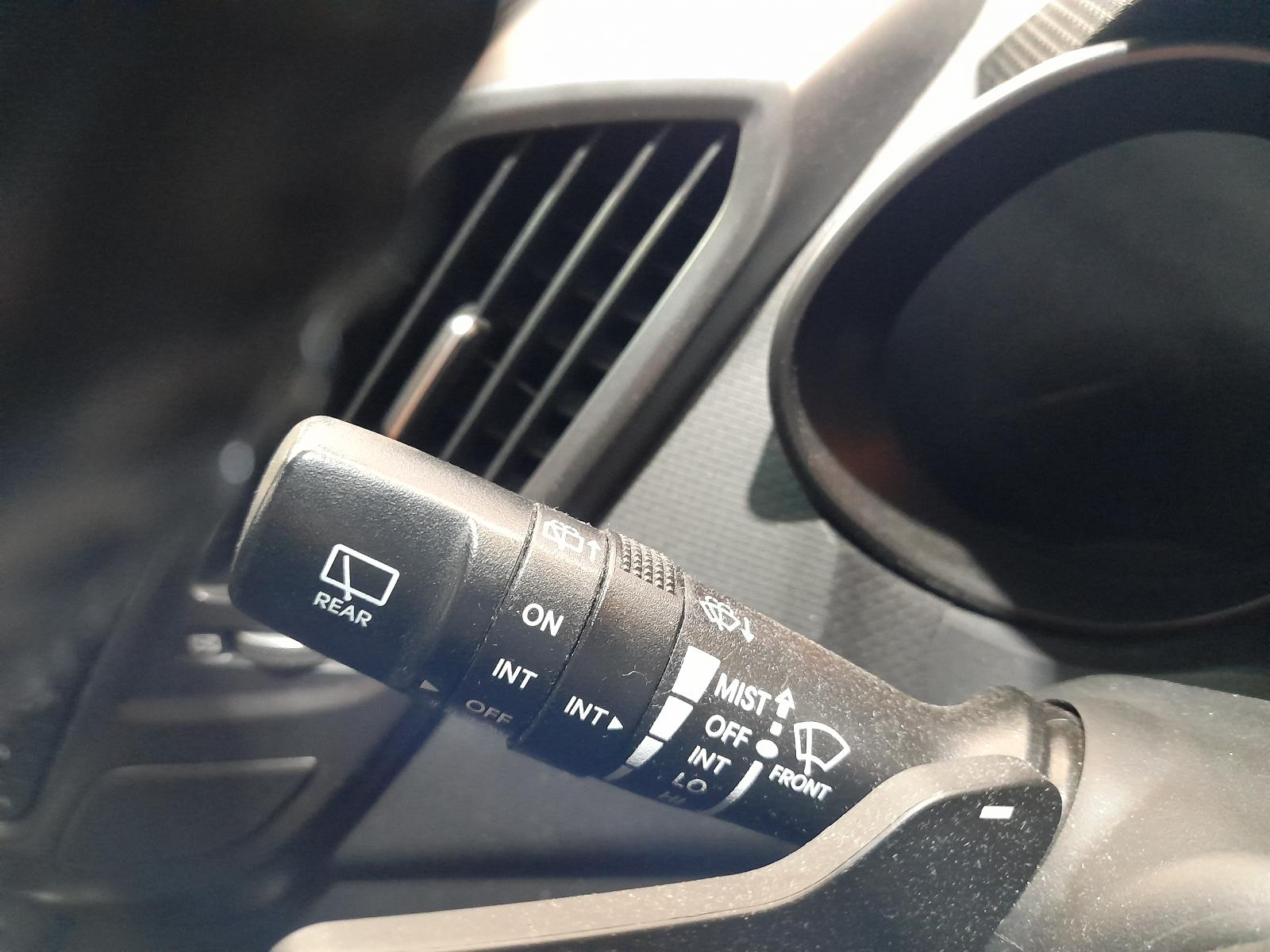 2014 Hyundai Veloster Right Indicator/Fog/Side View Auto part Right Indicator/Fog/Side Hyundai Veloster 2014