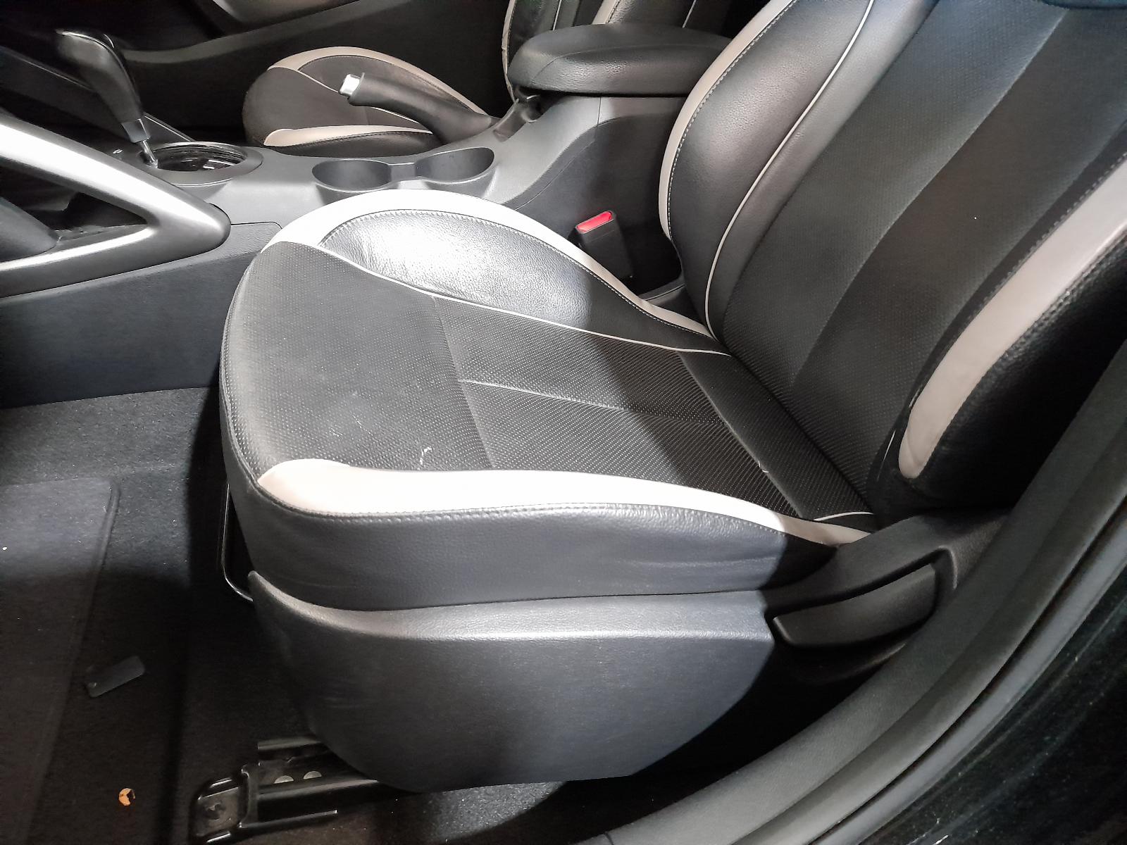 2014 Hyundai Veloster Right Indicator/Fog/Side View Auto part Right Indicator/Fog/Side Hyundai Veloster 2014