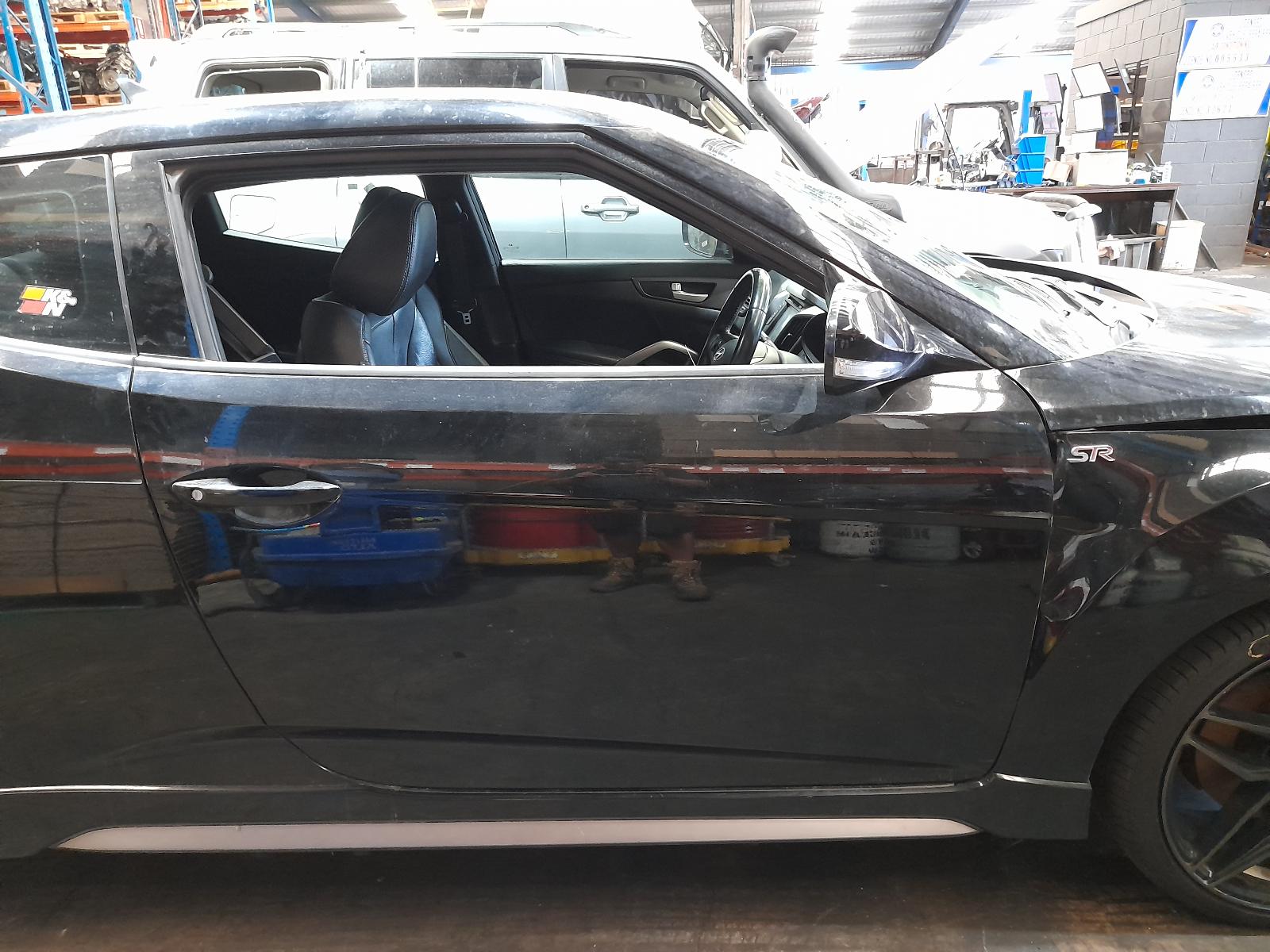 2014 Hyundai Veloster Right Indicator/Fog/Side View Auto part Right Indicator/Fog/Side Hyundai Veloster 2014