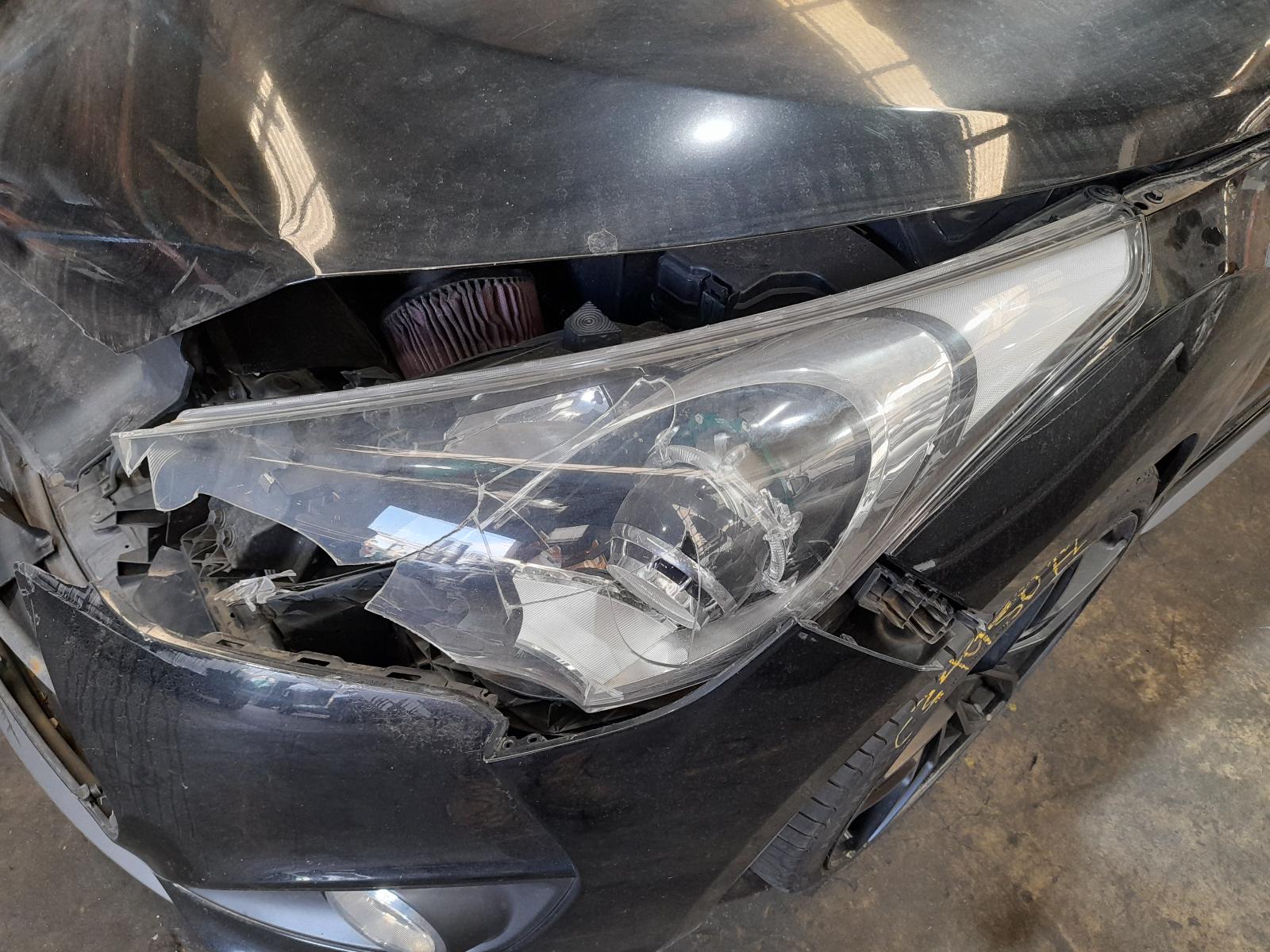 2014 Hyundai Veloster Right Indicator/Fog/Side View Auto part Right Indicator/Fog/Side Hyundai Veloster 2014