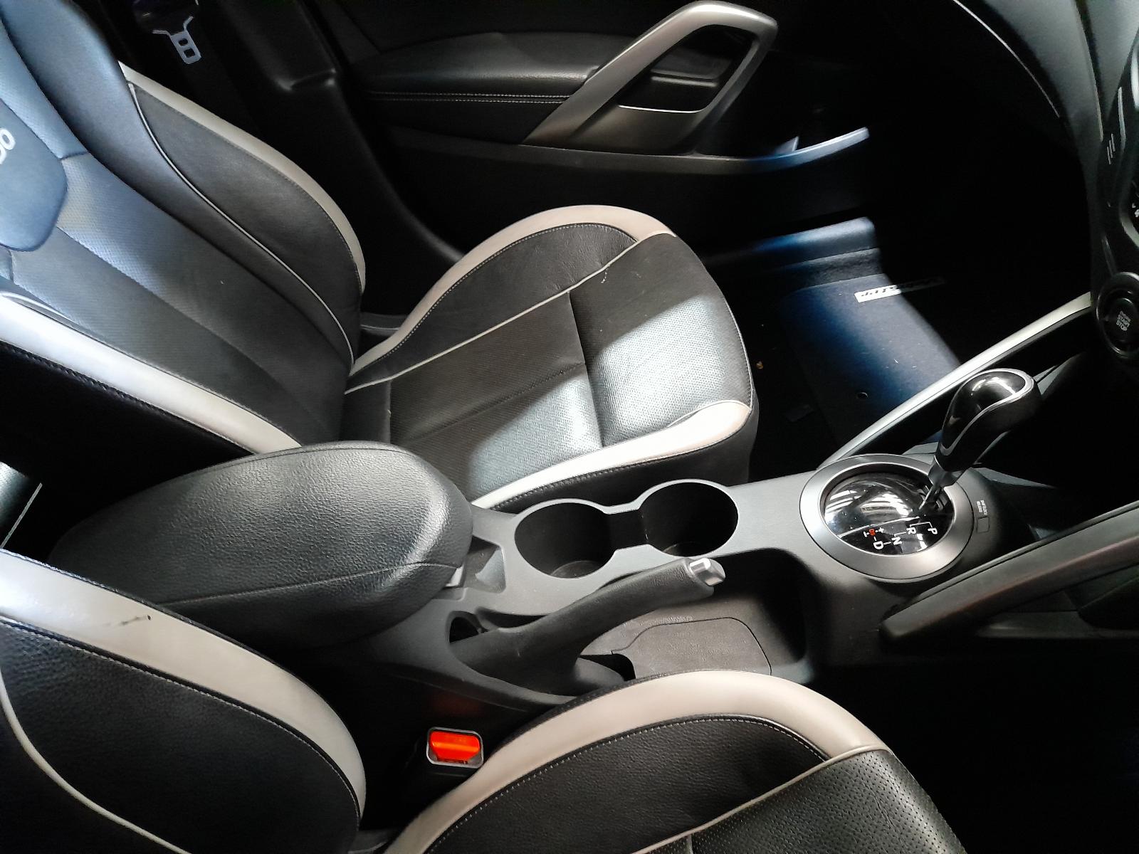 2014 Hyundai Veloster Right Indicator/Fog/Side View Auto part Right Indicator/Fog/Side Hyundai Veloster 2014