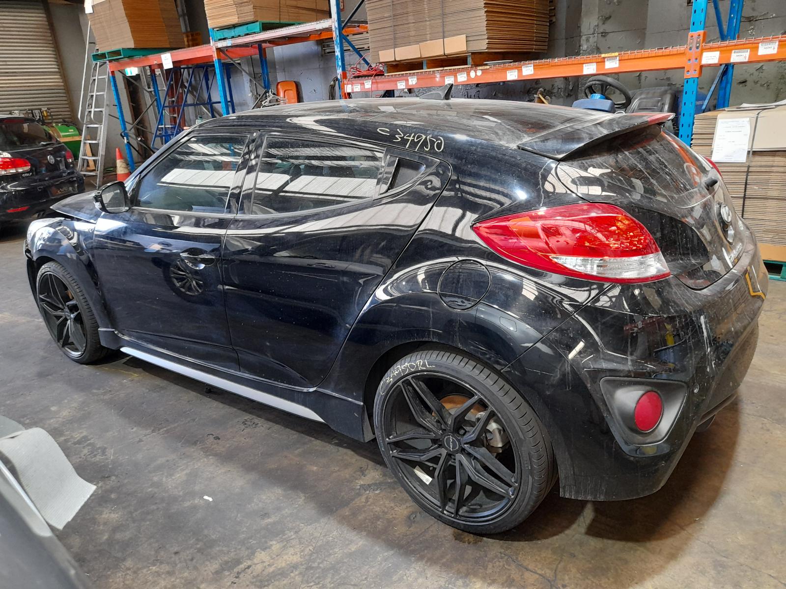 2014 Hyundai Veloster Right Indicator/Fog/Side View Auto part Right Indicator/Fog/Side Hyundai Veloster 2014