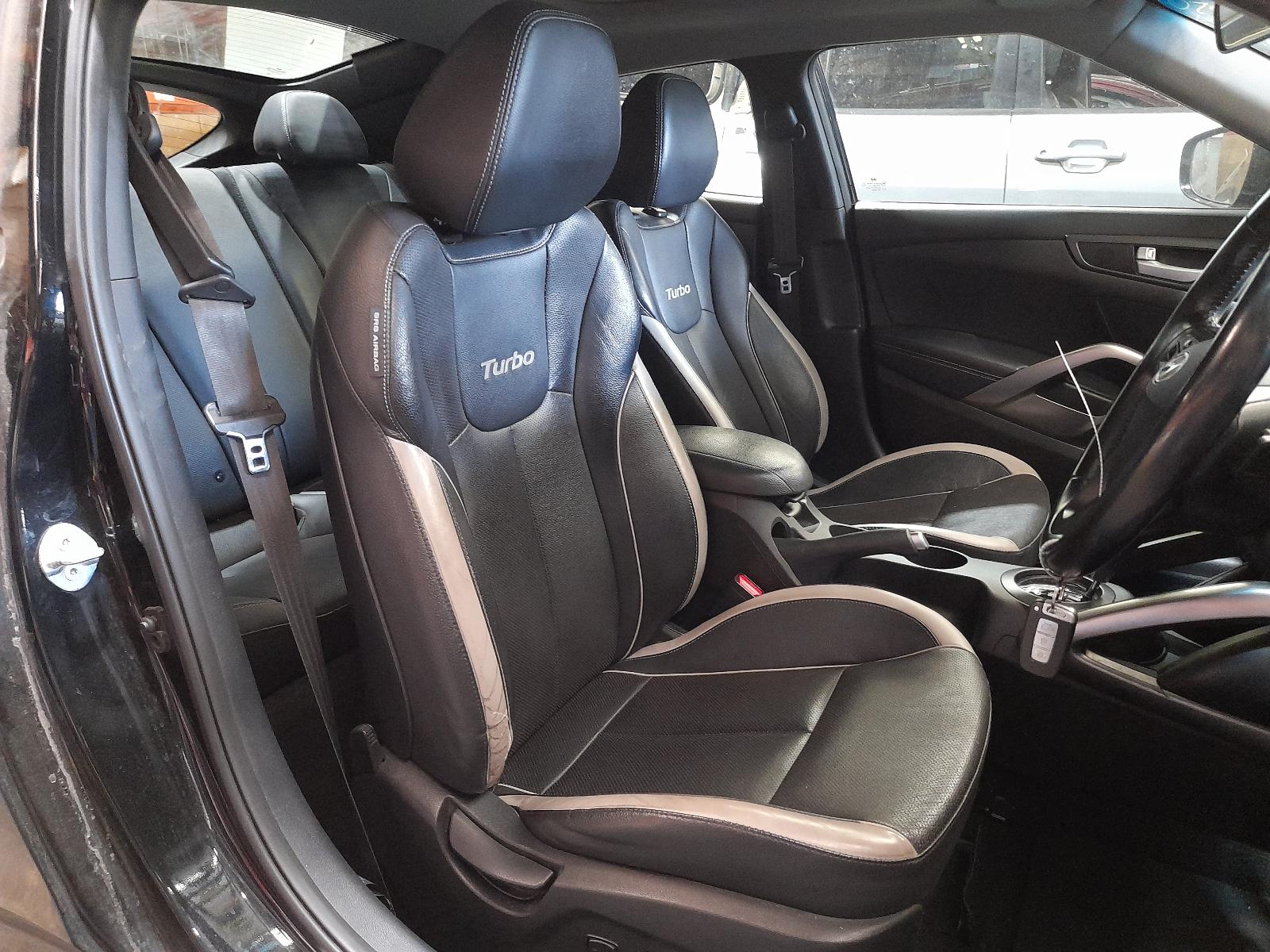 2014 Hyundai Veloster Right Indicator/Fog/Side View Auto part Right Indicator/Fog/Side Hyundai Veloster 2014