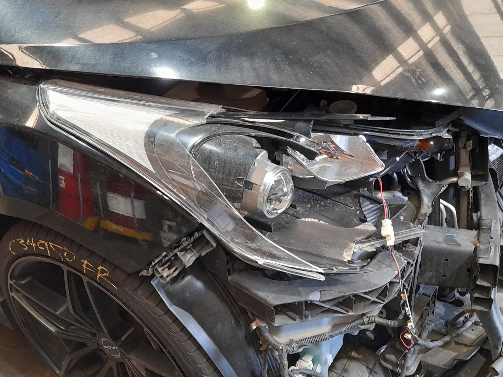 2014 Hyundai Veloster Right Indicator/Fog/Side View Auto part Right Indicator/Fog/Side Hyundai Veloster 2014