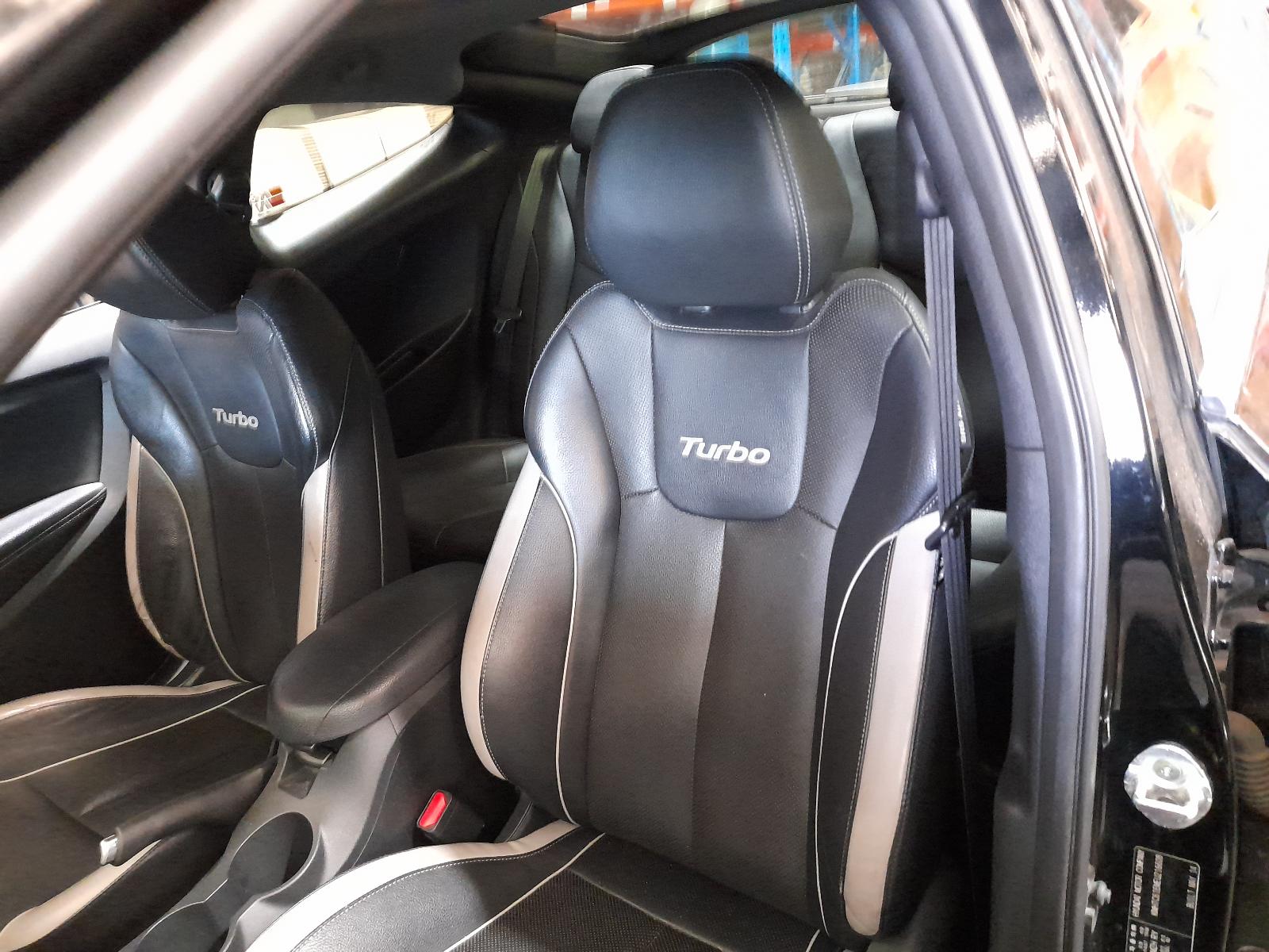 2014 Hyundai Veloster Right Indicator/Fog/Side View Auto part Right Indicator/Fog/Side Hyundai Veloster 2014