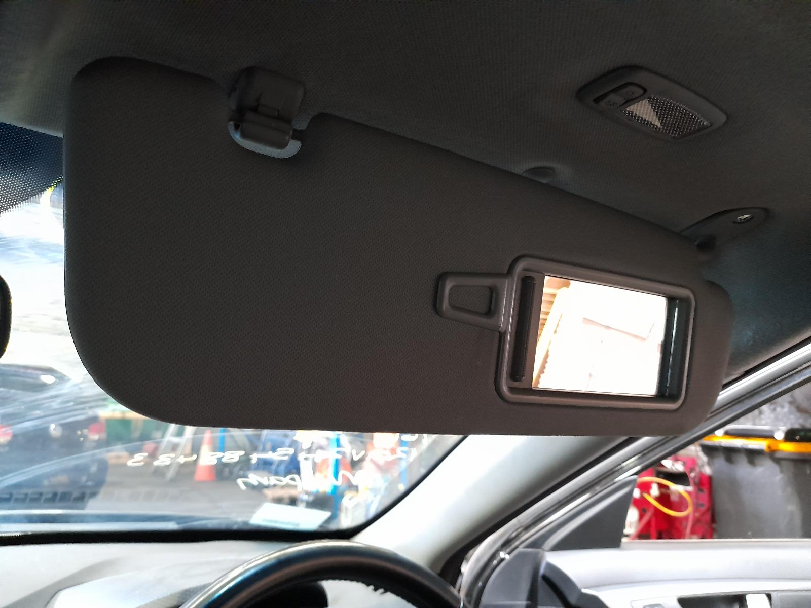 2014 Hyundai Veloster Right Indicator/Fog/Side View Auto part Right Indicator/Fog/Side Hyundai Veloster 2014