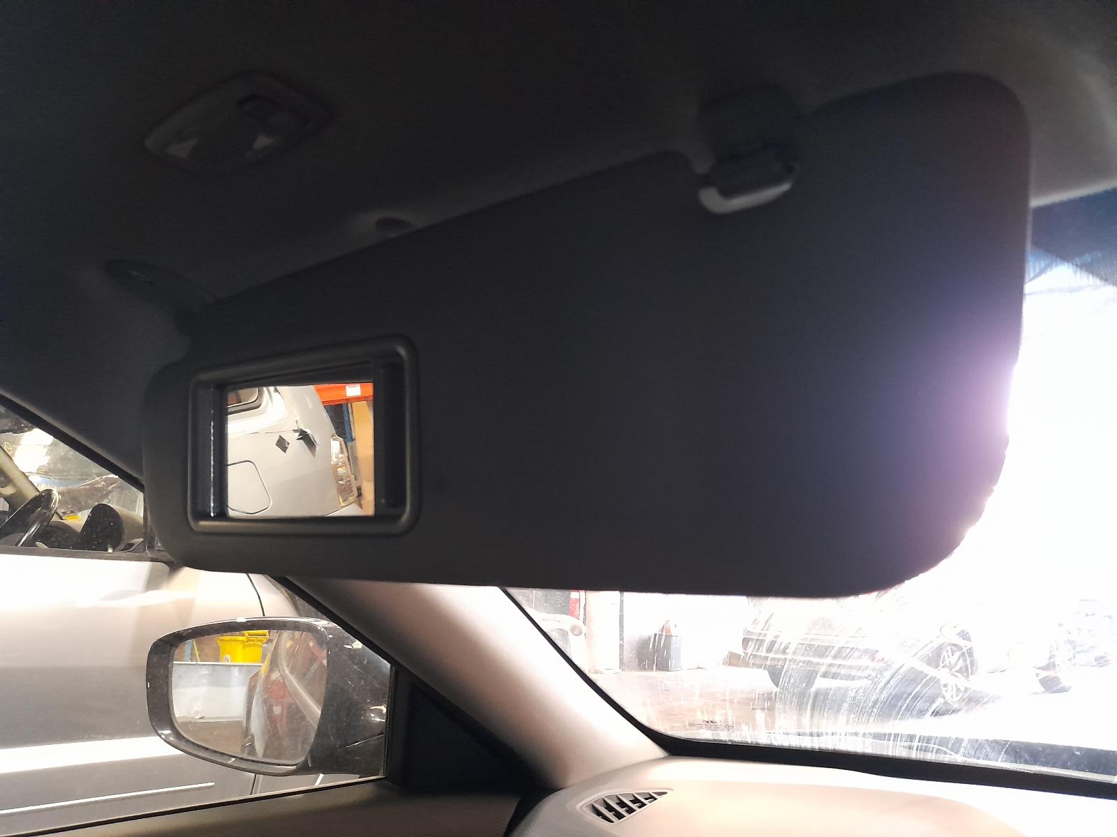 2014 Hyundai Veloster Right Indicator/Fog/Side View Auto part Right Indicator/Fog/Side Hyundai Veloster 2014