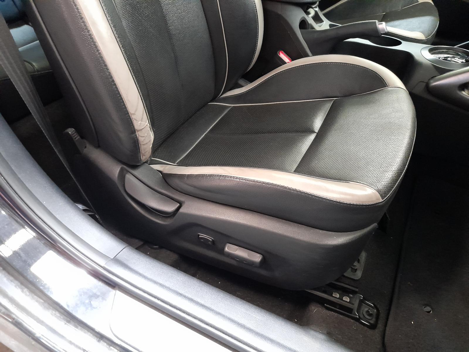 2014 Hyundai Veloster Right Indicator/Fog/Side View Auto part Right Indicator/Fog/Side Hyundai Veloster 2014