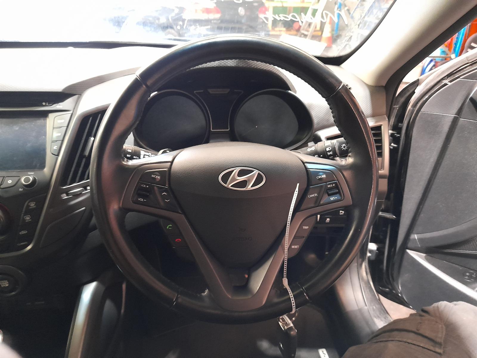 2014 Hyundai Veloster Right Indicator/Fog/Side View Auto part Right Indicator/Fog/Side Hyundai Veloster 2014