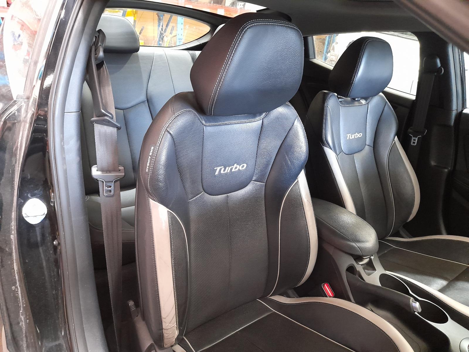 2014 Hyundai Veloster Right Indicator/Fog/Side View Auto part Right Indicator/Fog/Side Hyundai Veloster 2014