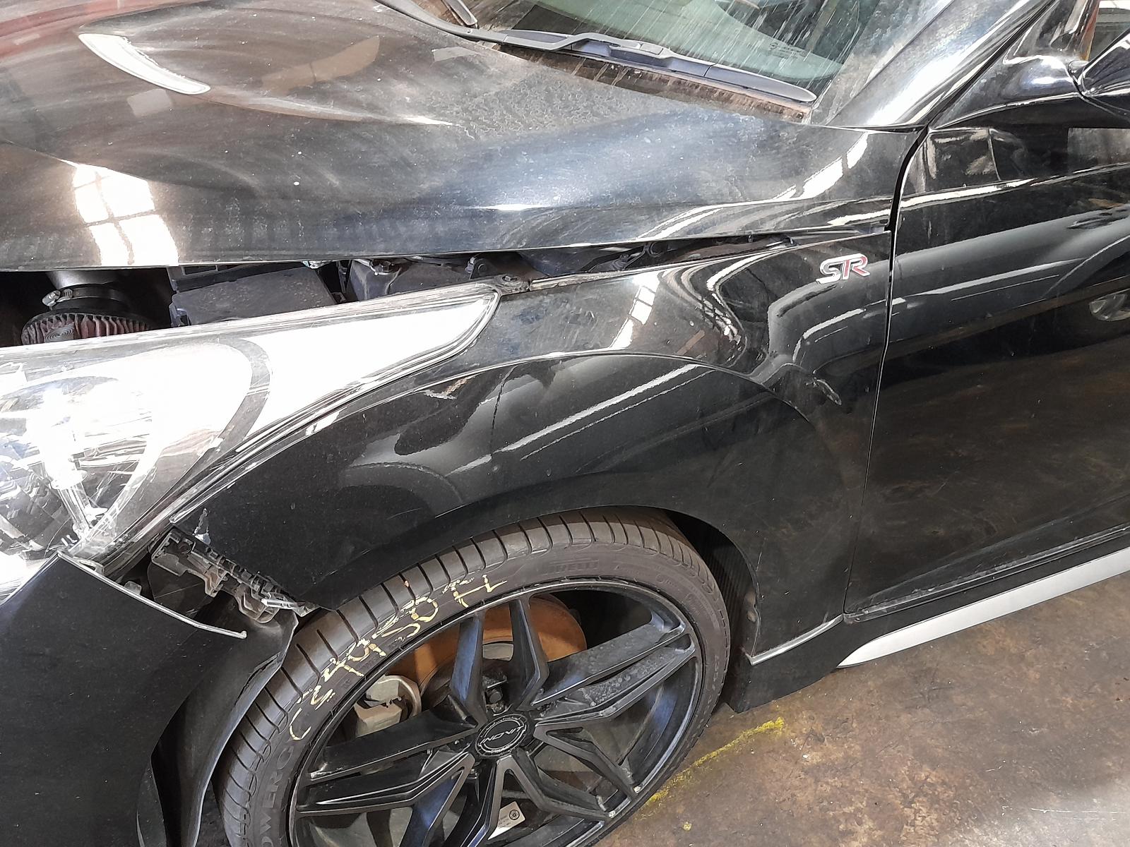 2014 Hyundai Veloster Right Indicator/Fog/Side View Auto part Right Indicator/Fog/Side Hyundai Veloster 2014